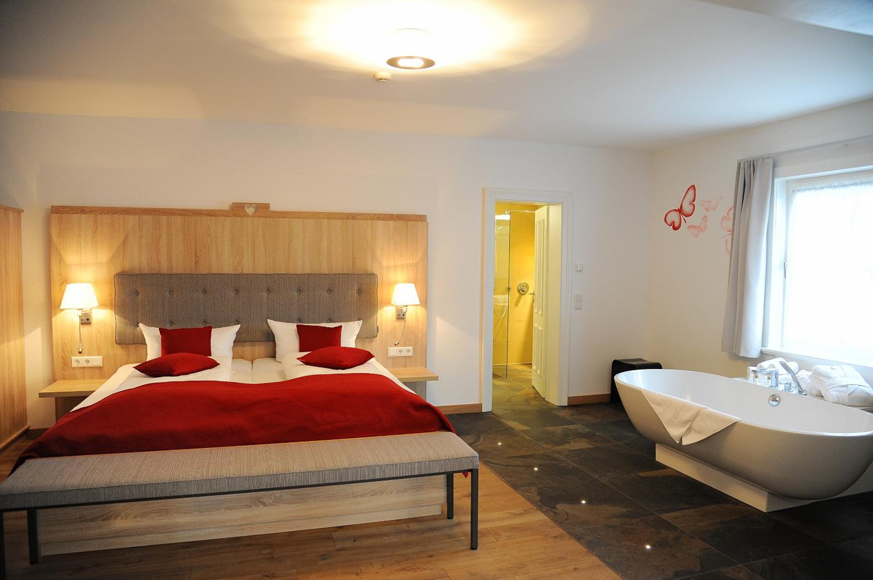 Bridal Suite - Photo 11