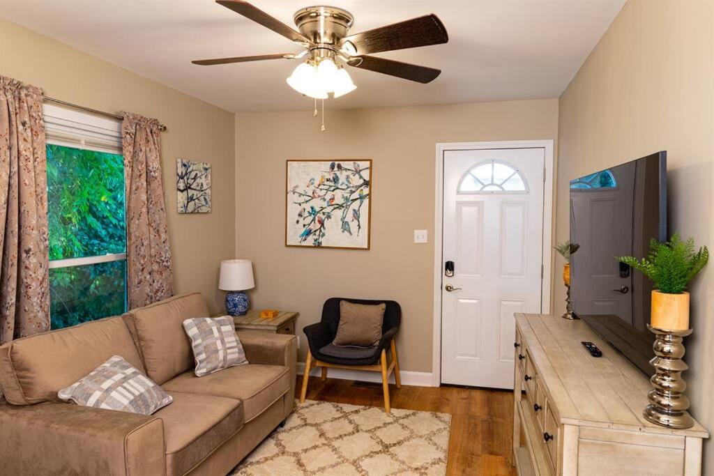 Two-Bedroom House photo 3