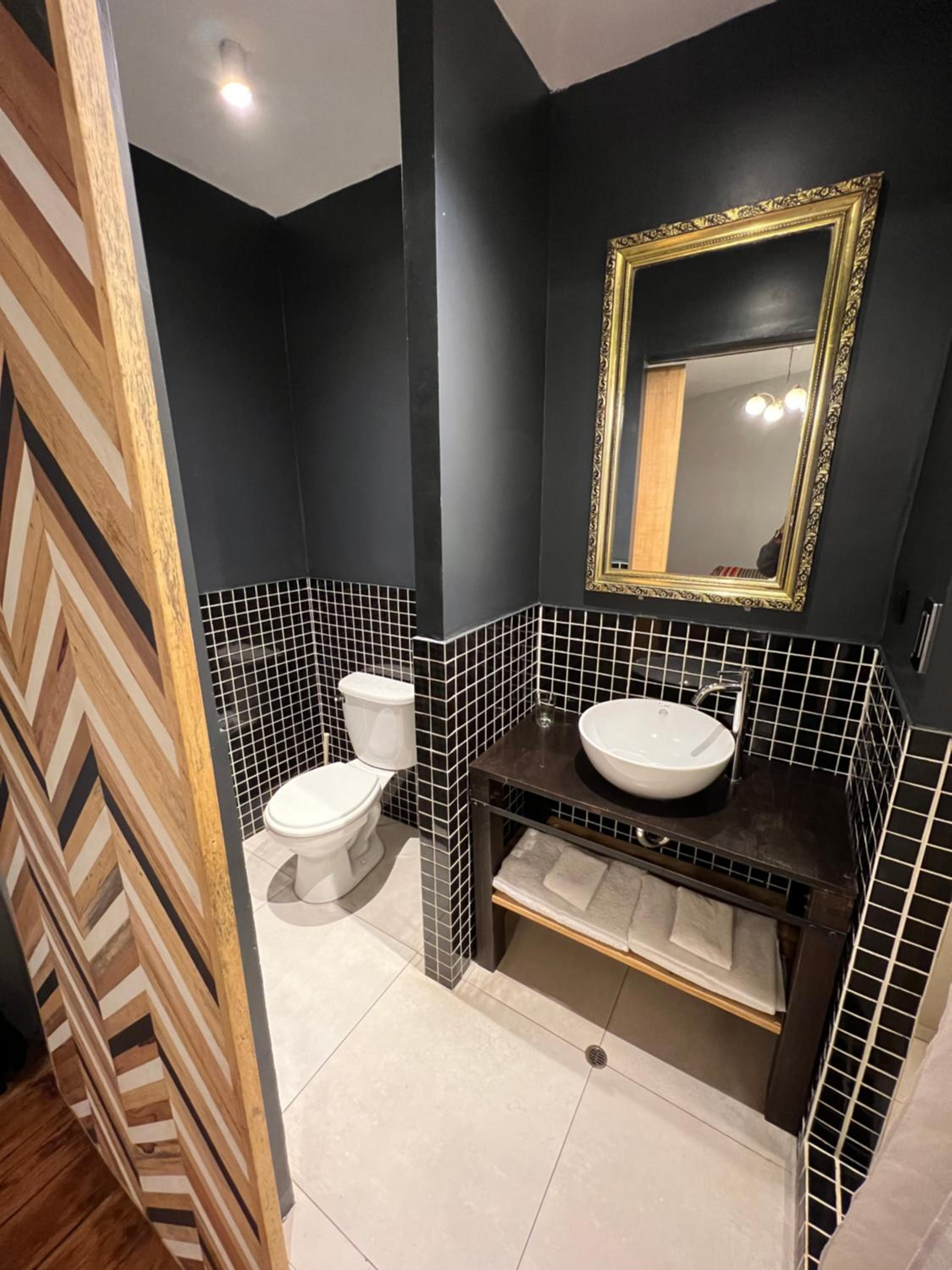 Twin Room with Private Bathroom photo 3