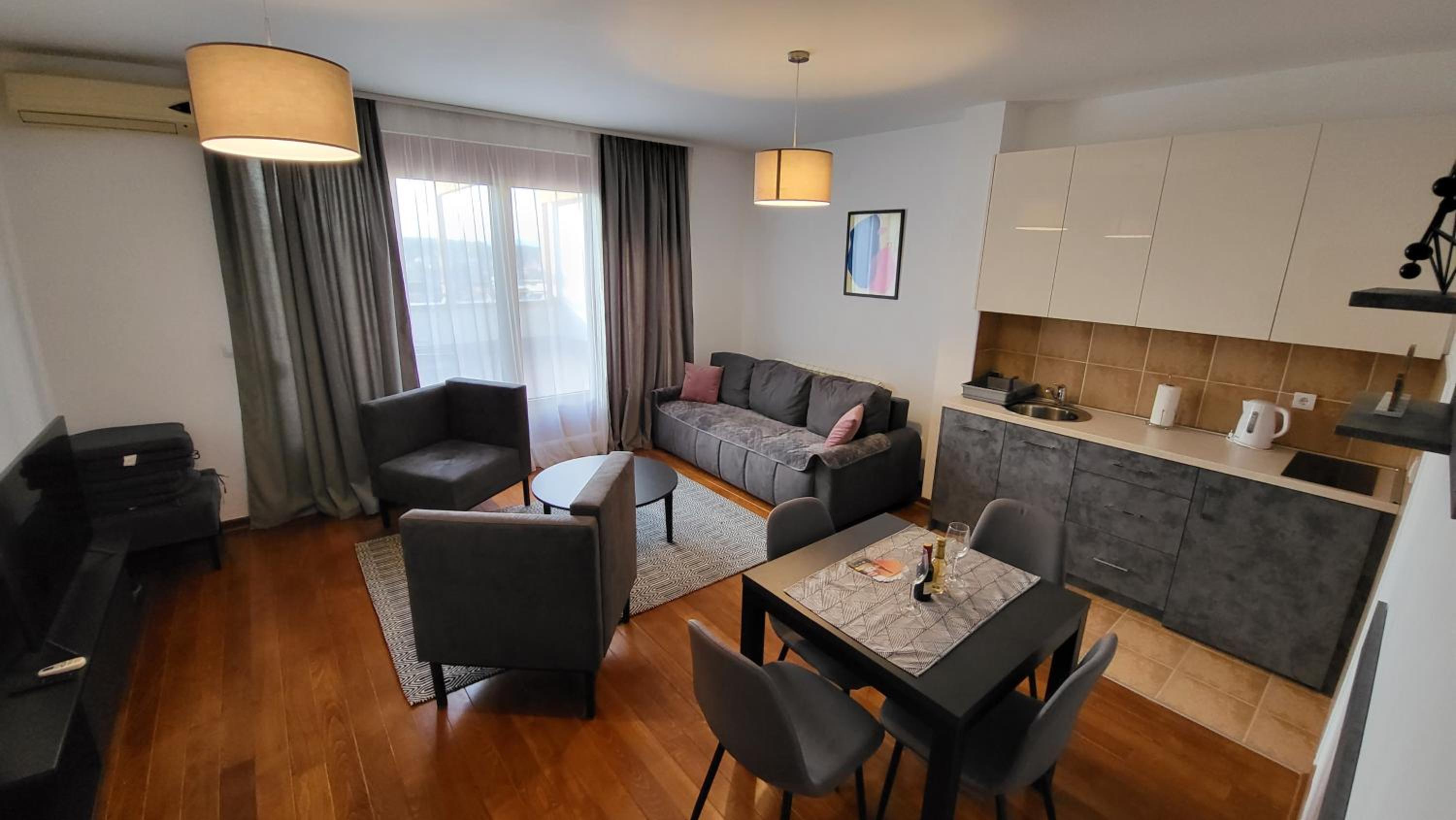 One-Bedroom Apartment