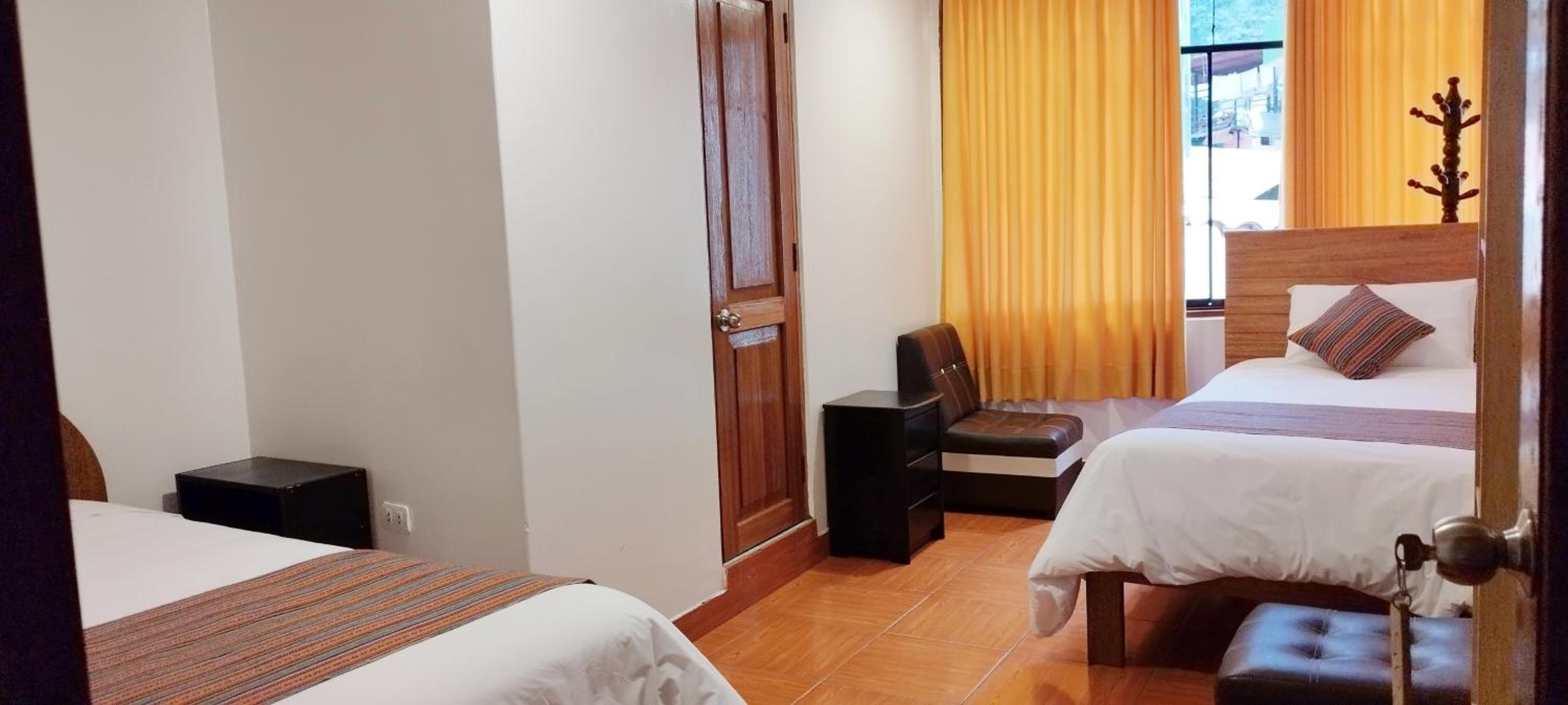 Twin Room with Private Bathroom photo 3