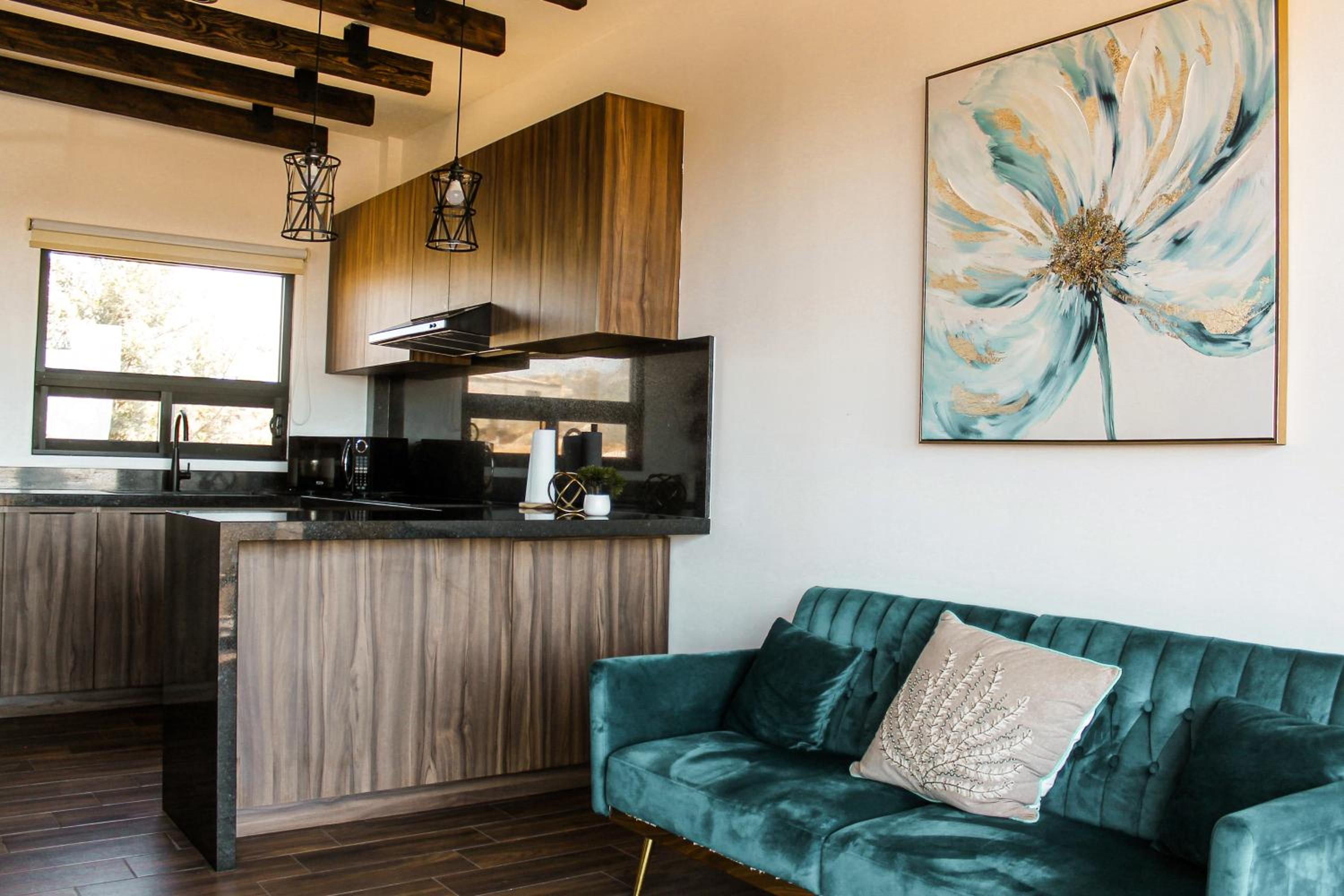 Junior Suite with Balcony - Photo 3
