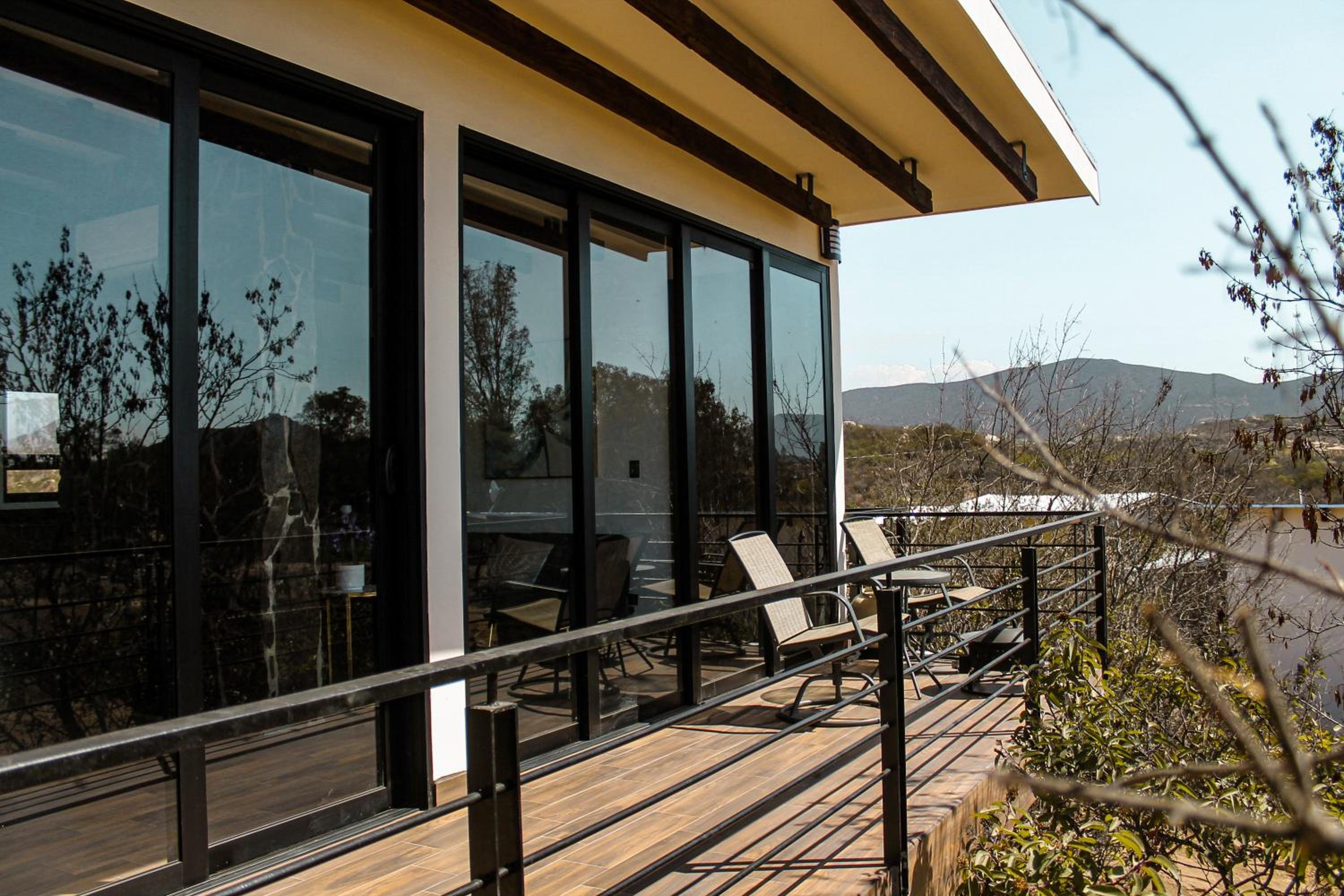 Junior Suite with Balcony - Photo 11
