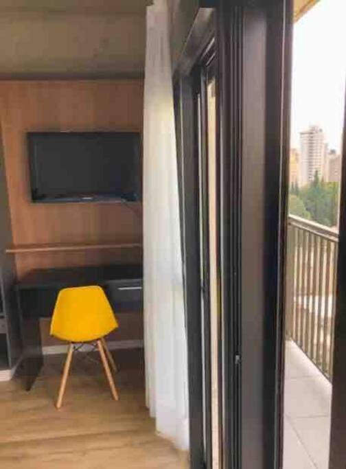 One-Bedroom Apartment - Photo 2
