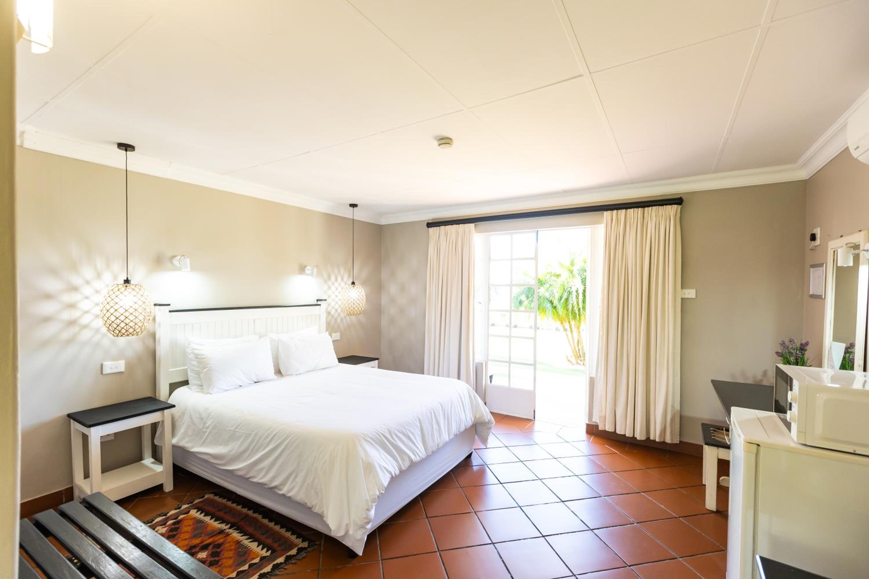 Comfort Queen Room photo 3