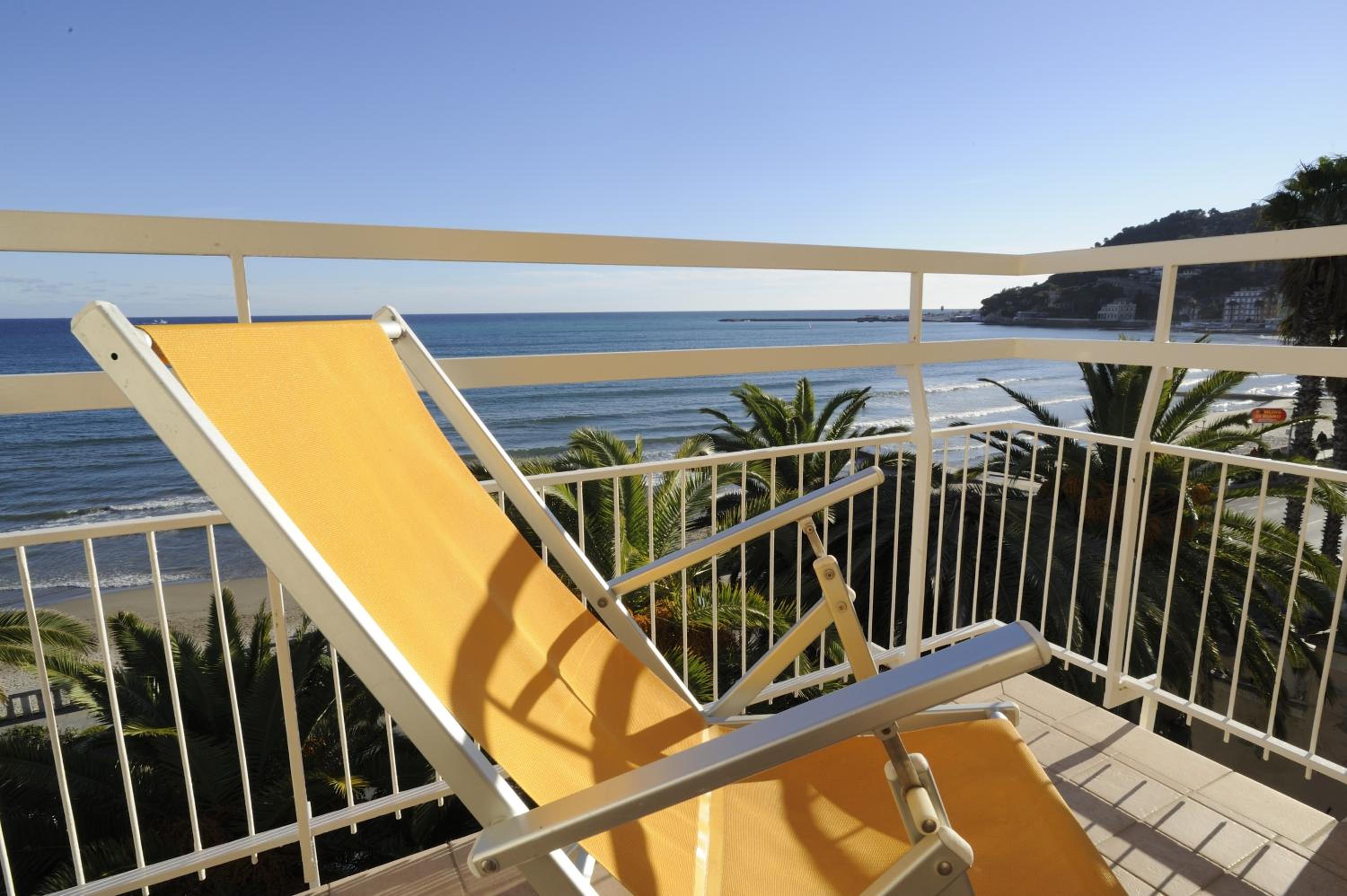 Double or Twin Room with Sea View photo 3