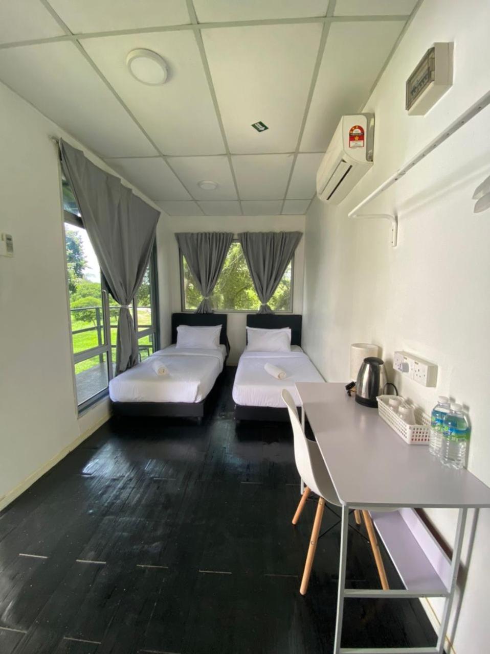 Standard Twin Room with Garden View