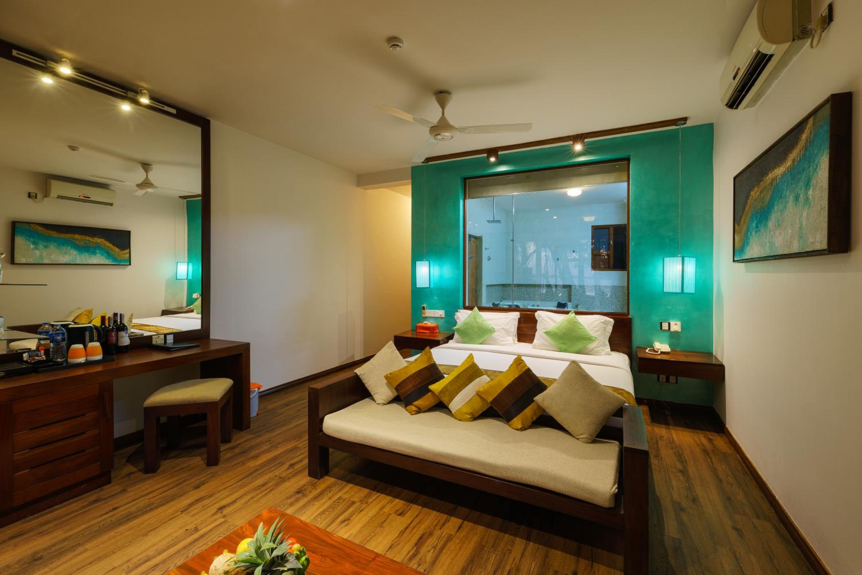 Deluxe Room Sea View with 10% off on selected wines photo 2
