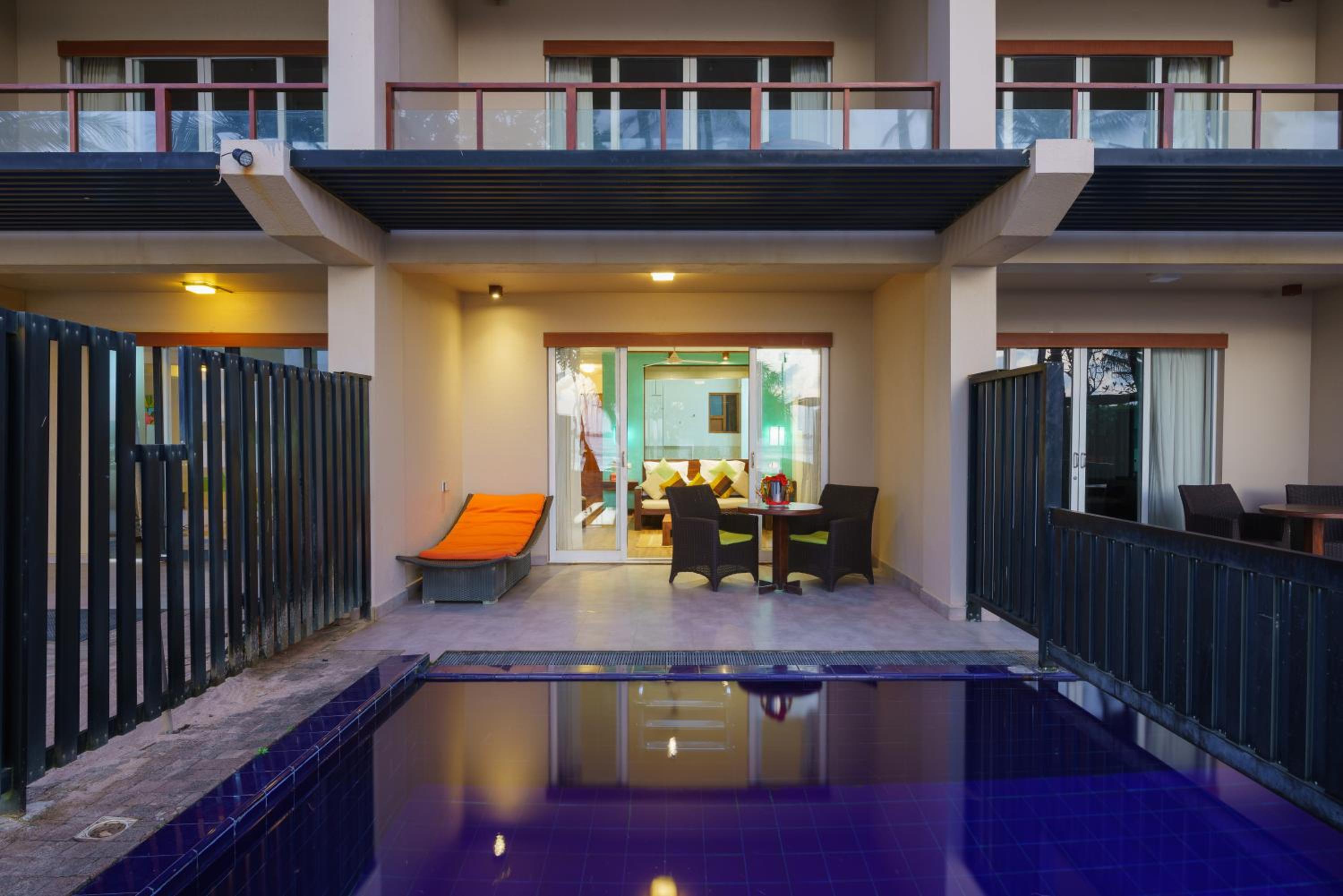 Deluxe Room Plunge Pool with 10% off on selected wines