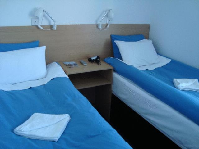 Twin Room with Private Bathroom photo 1