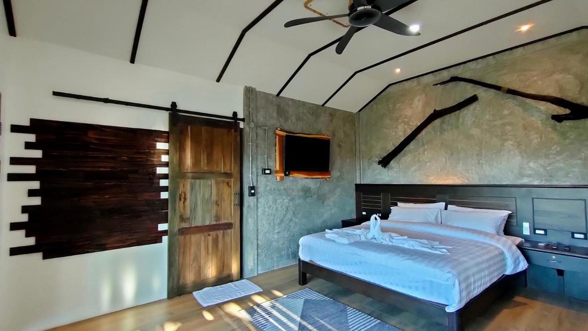 One Bedroom with Rice Paddy view photo 3