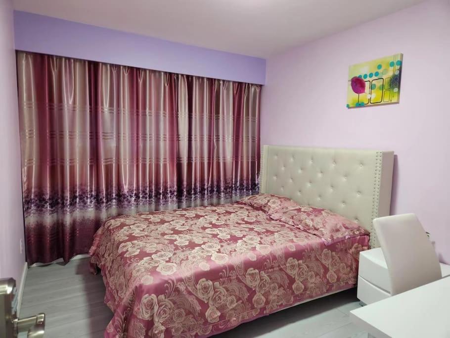 Queen Room photo 1