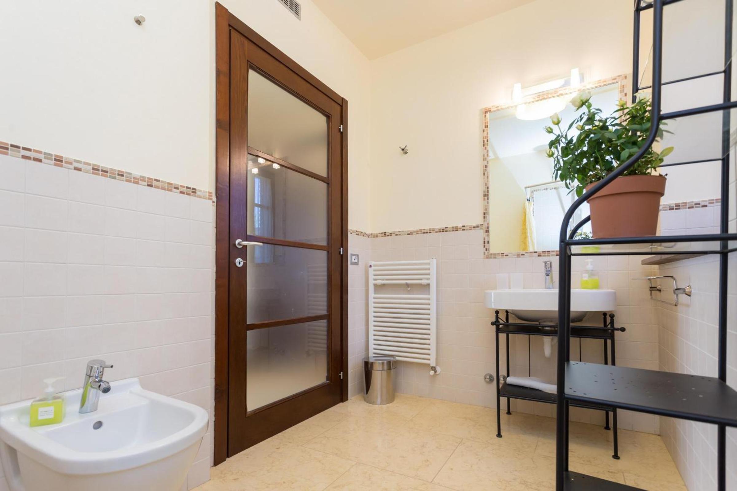 One-Bedroom Apartment with Garden View photo 3