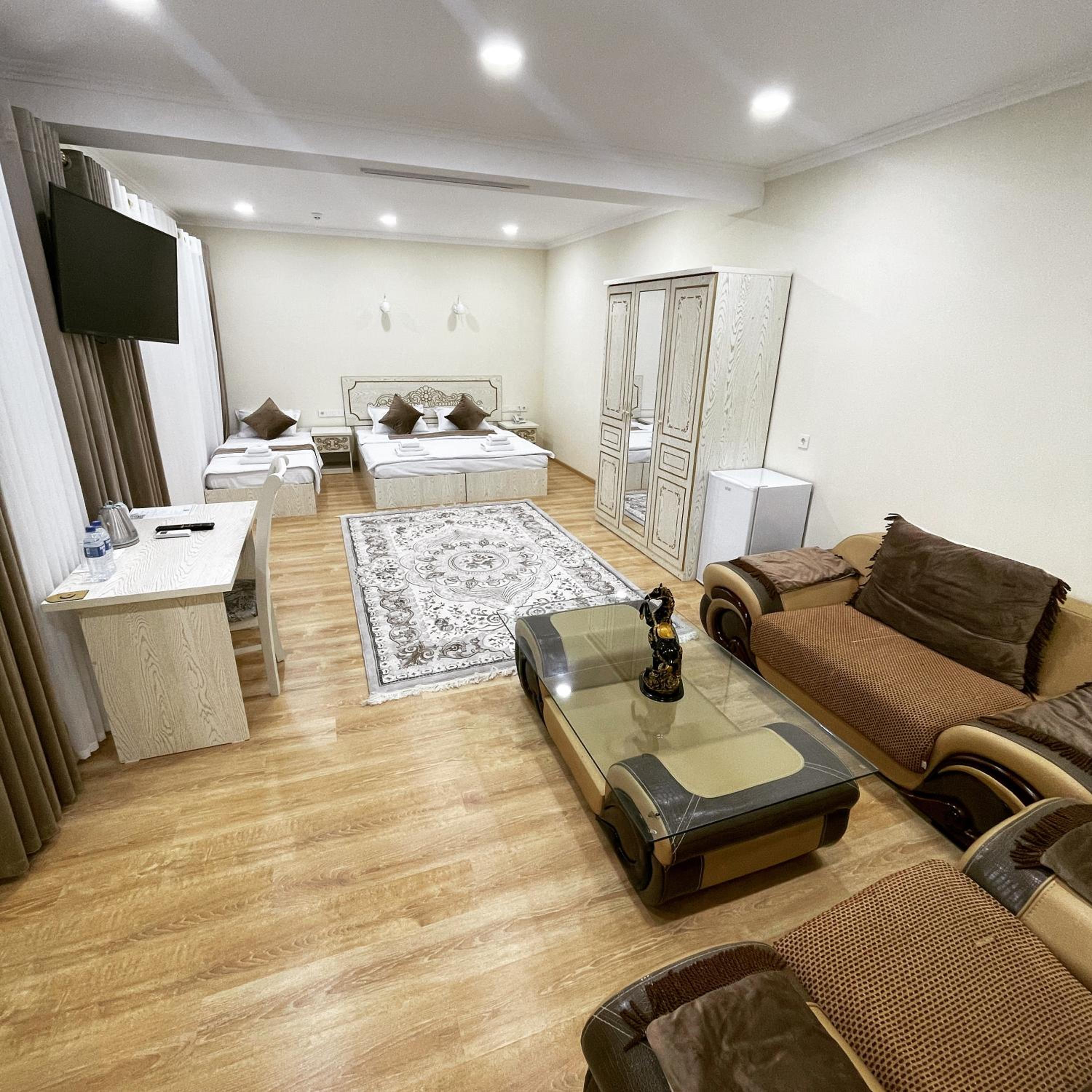 Deluxe Triple Room photo 2