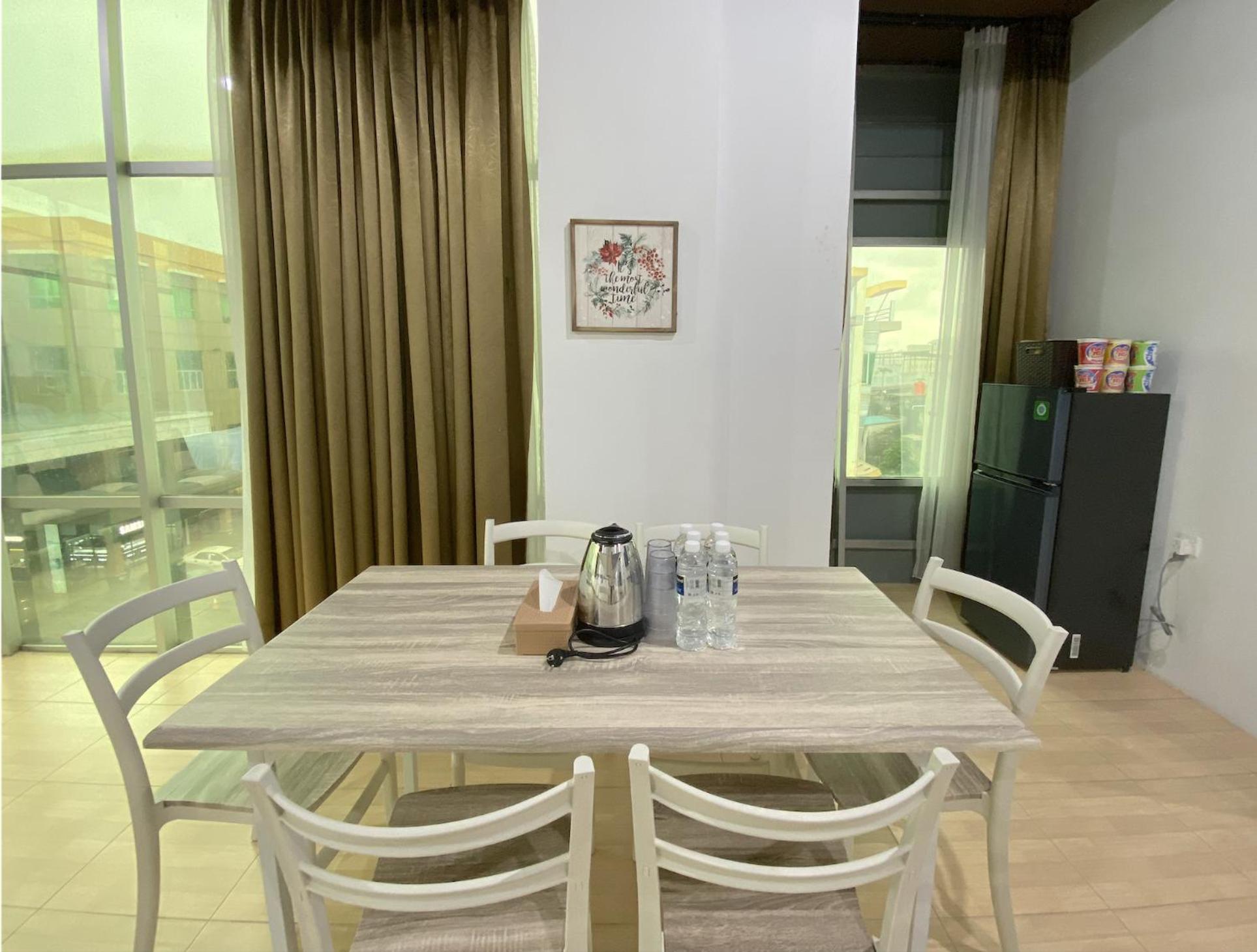 Family Room - Photo 10