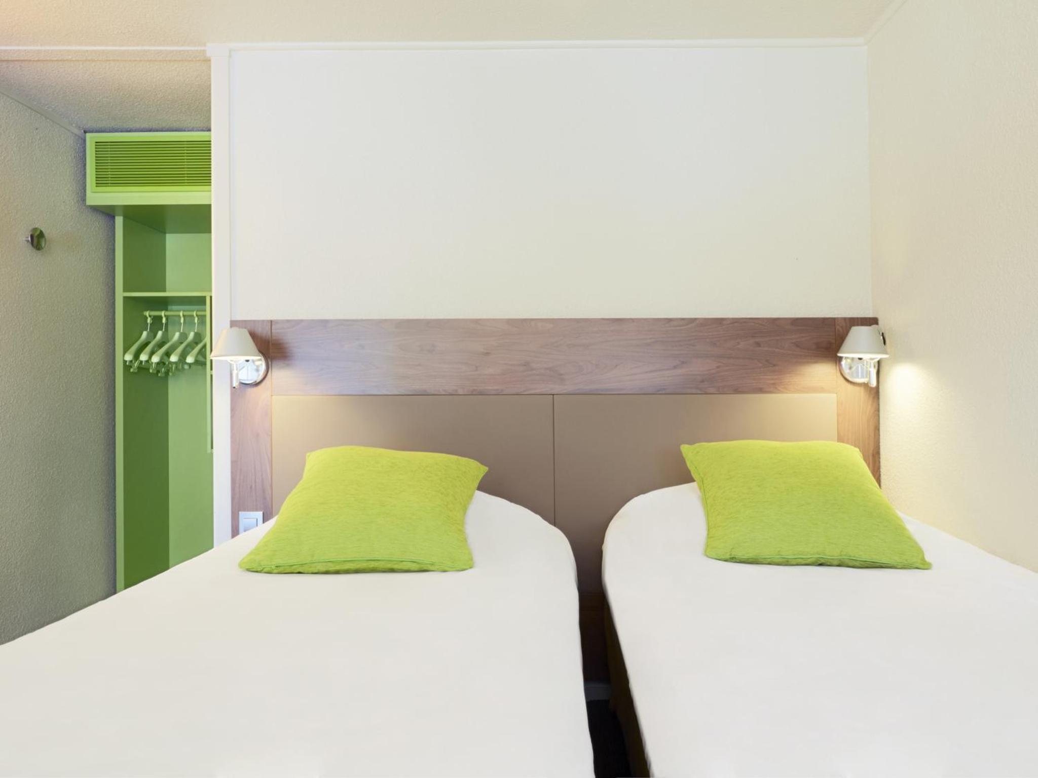 Standard Twin Room - Photo 1