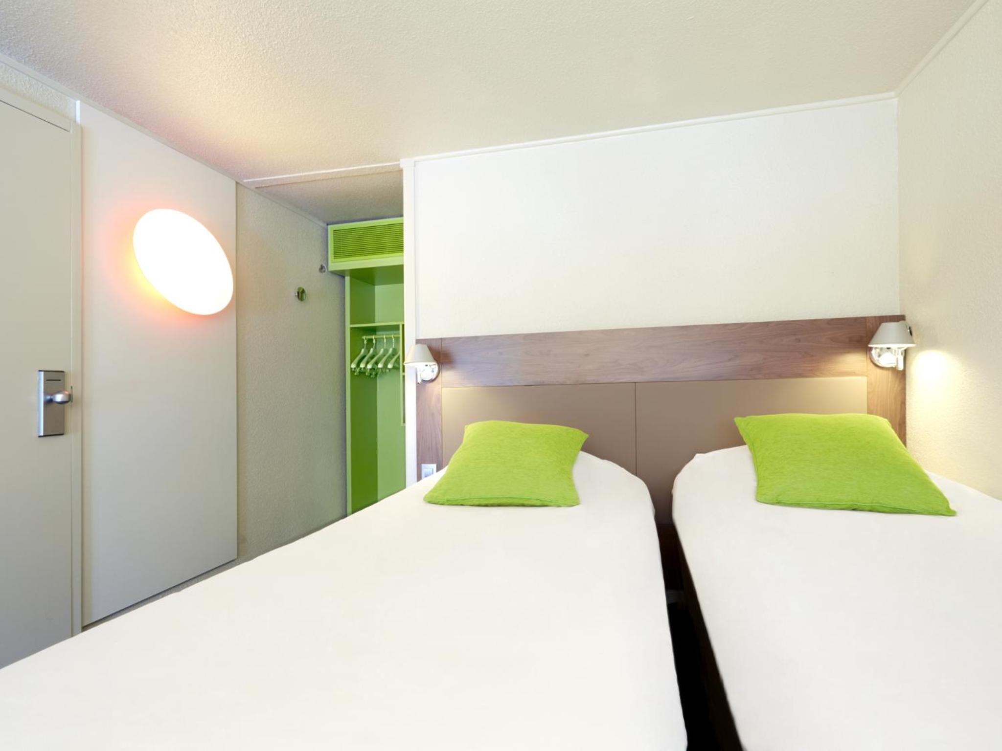 Standard Twin Room - Photo 2