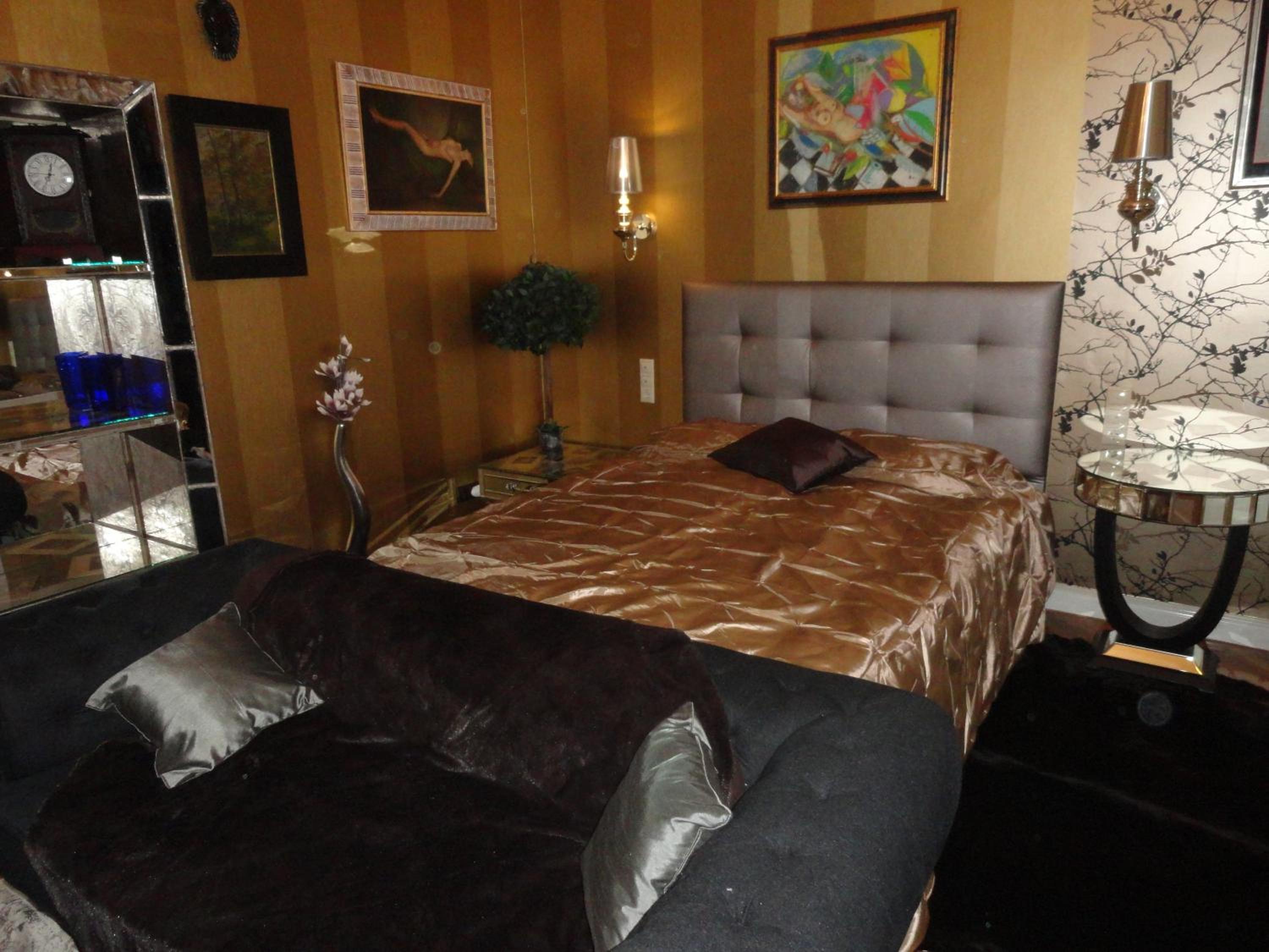 Two-Bedroom Apartment - Photo 43