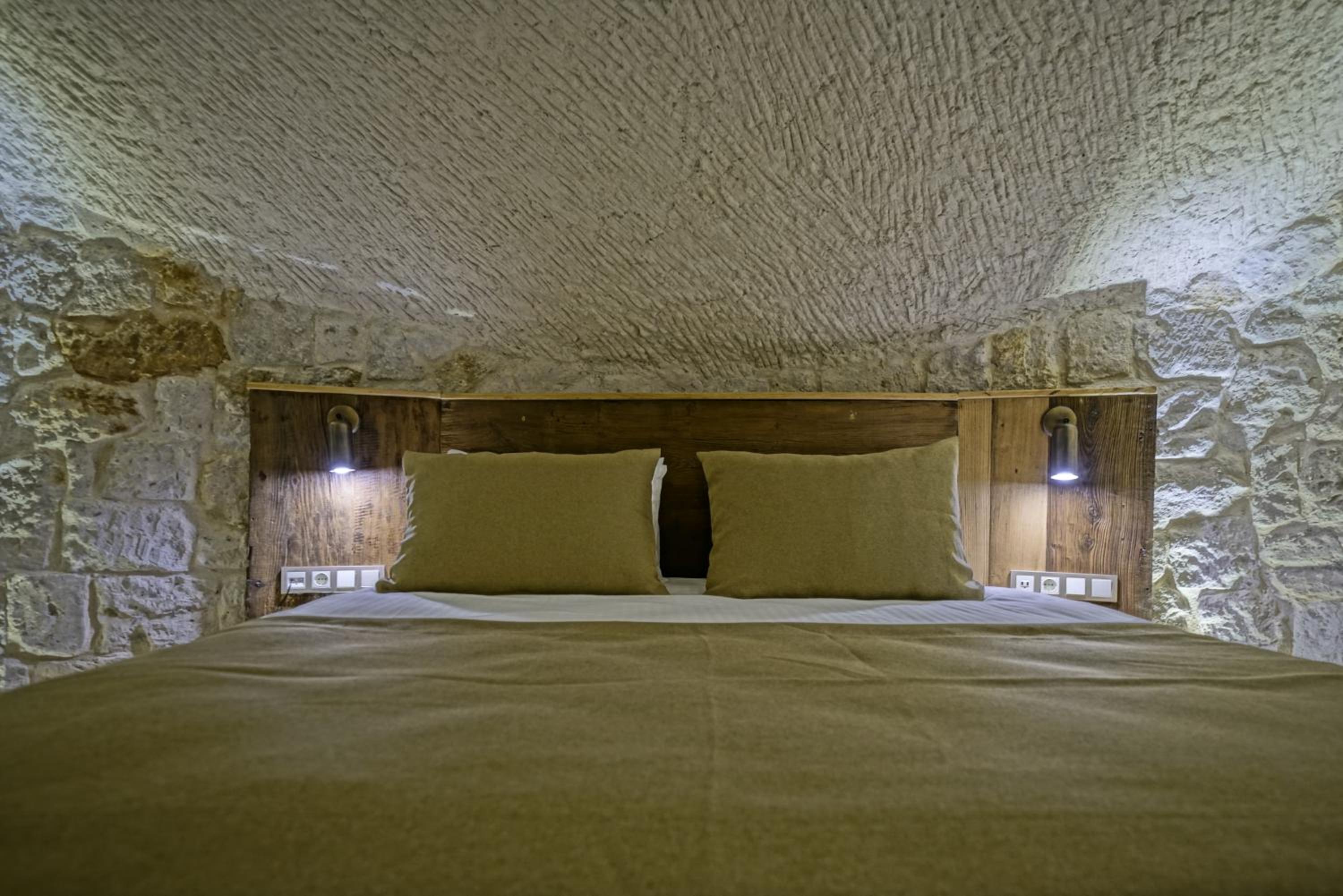 Budget Triple Room - Photo 9