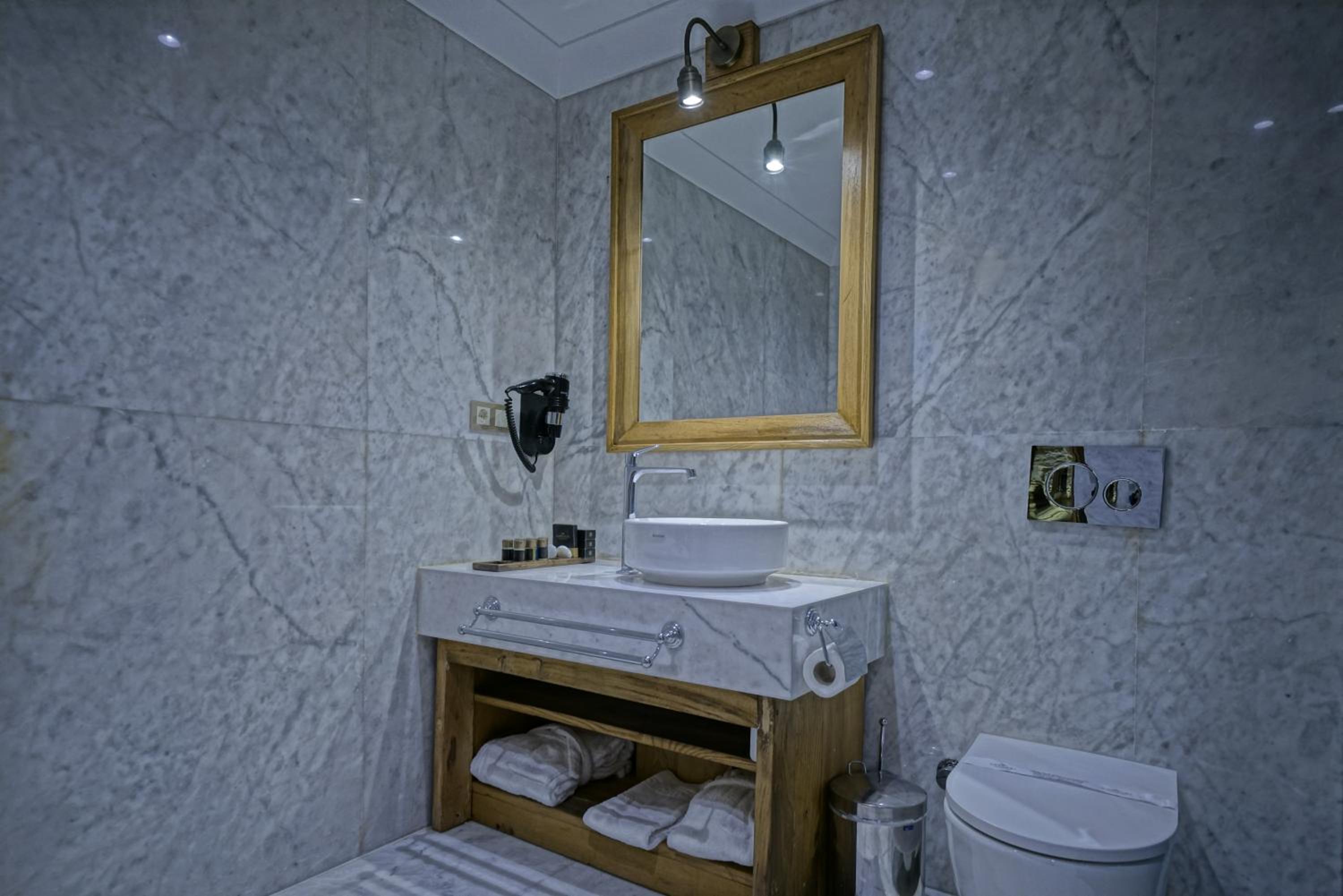 Budget Triple Room - Photo 7