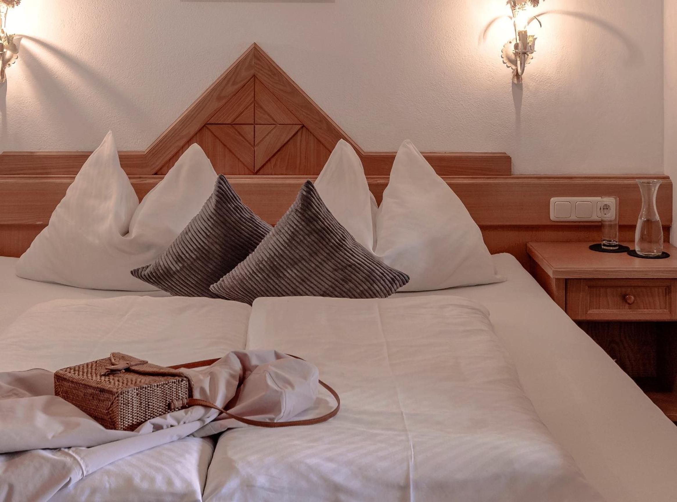 One-Bedroom Deluxe Apartment