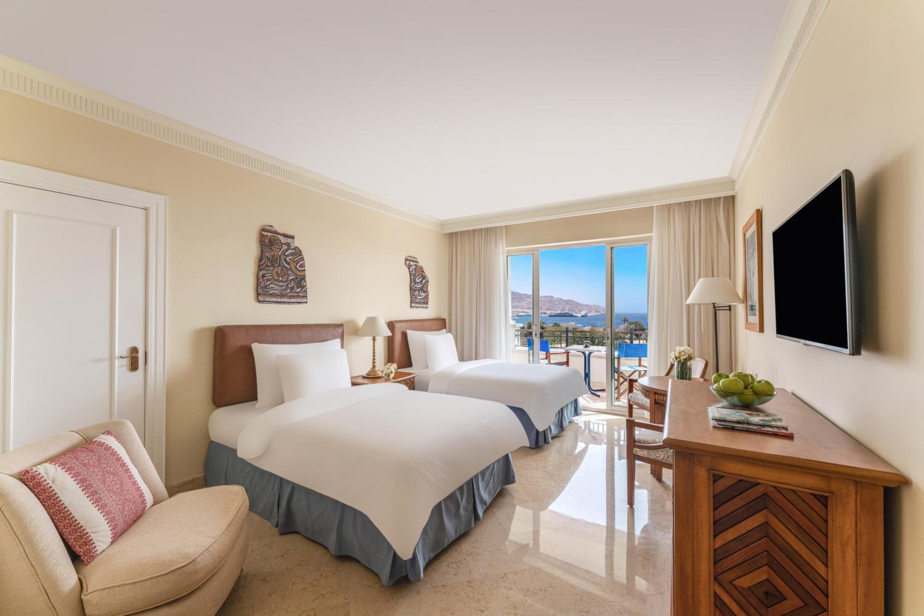 Superior Twin Room with Seaview - Photo 7