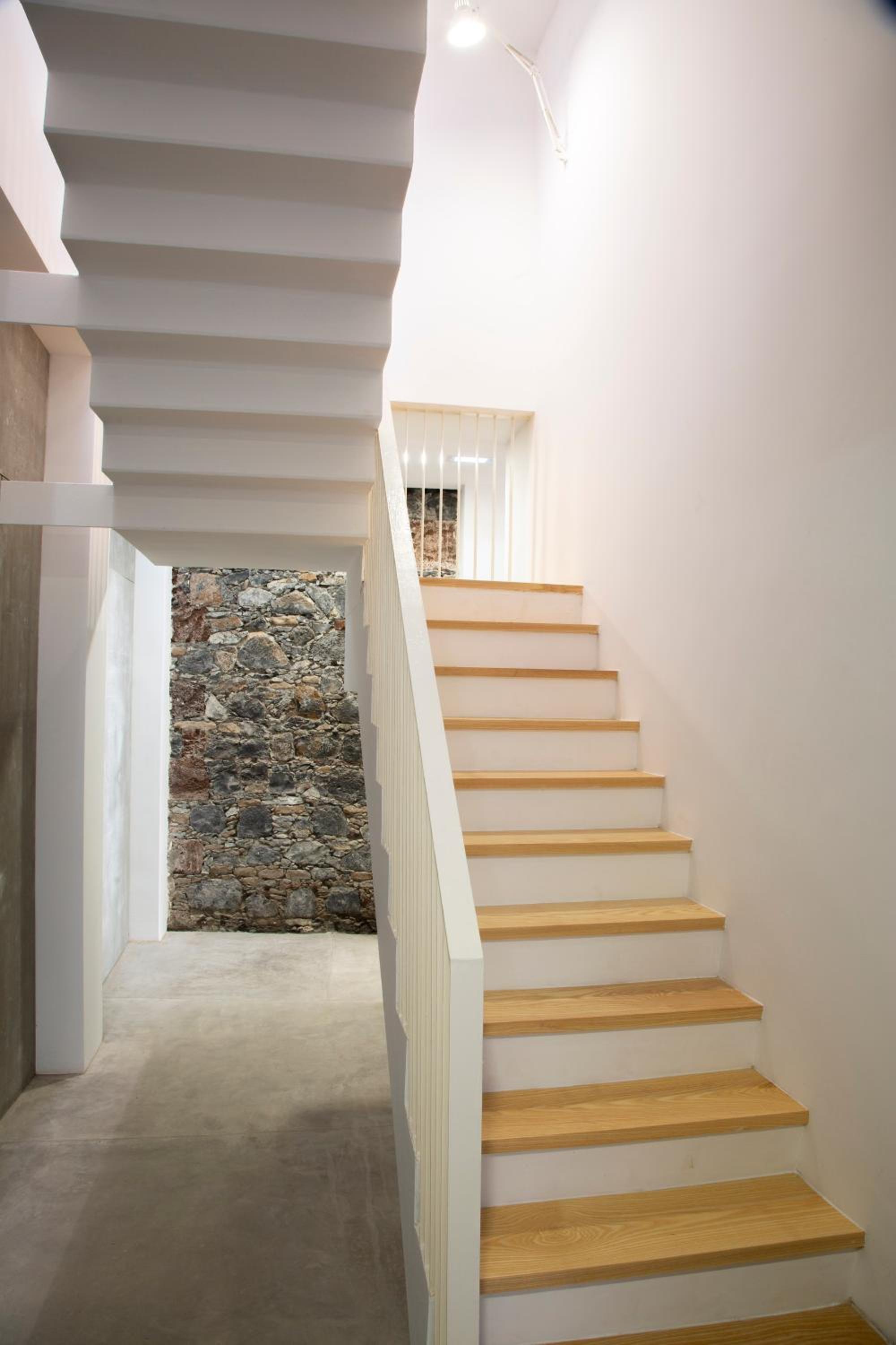 Studio Apartment - Photo 2