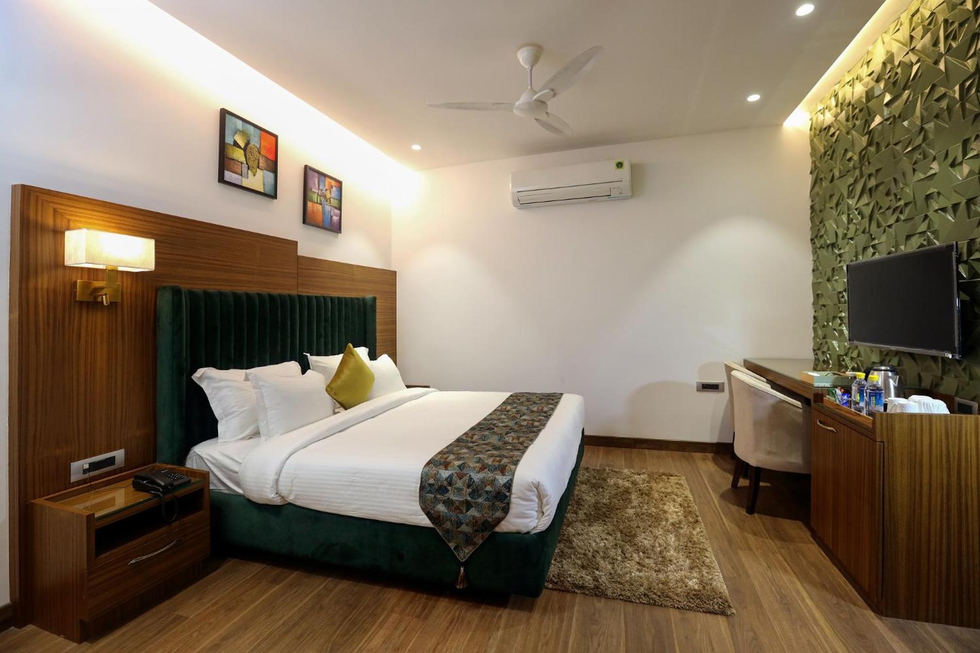 Superior King Room photo 1