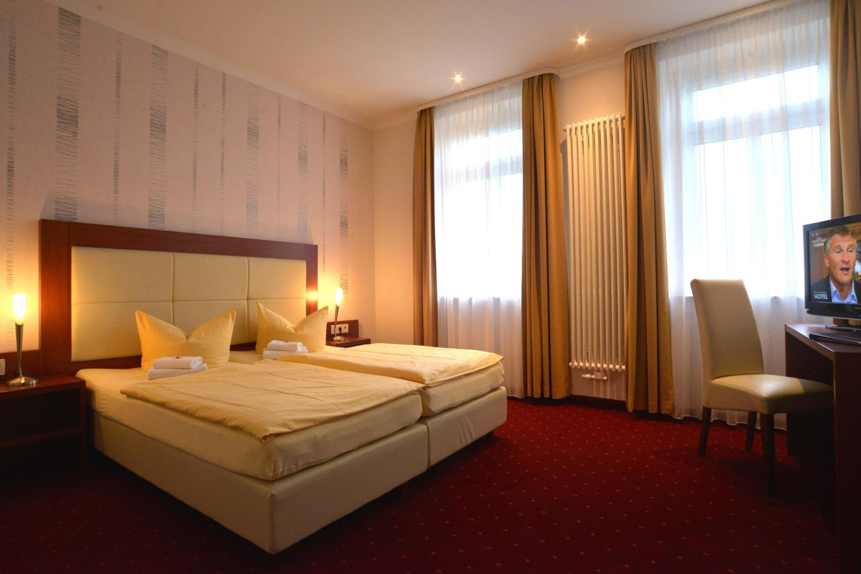 Standard Double Room - Photo 7