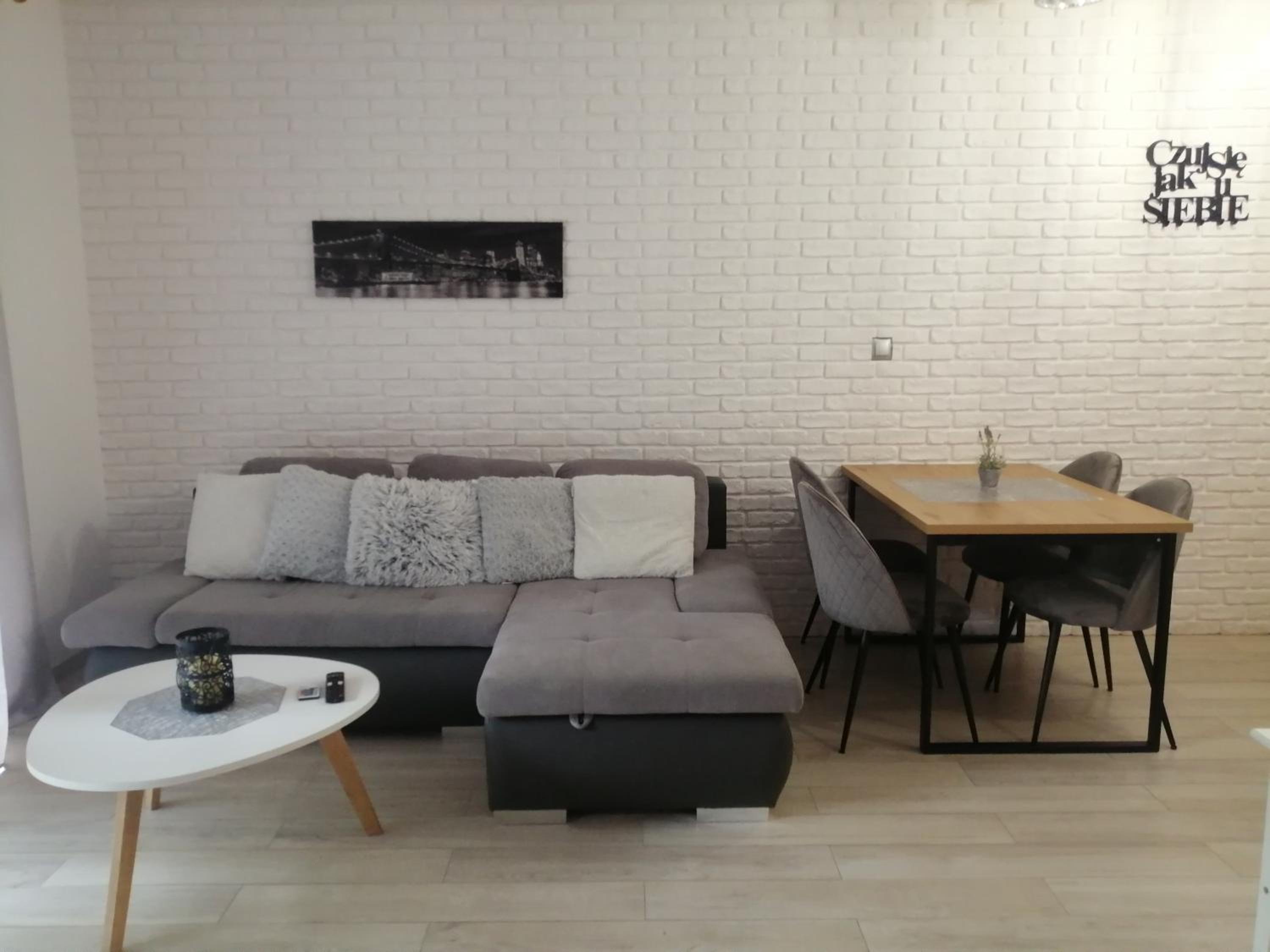 Apartment with Terrace - Photo 5