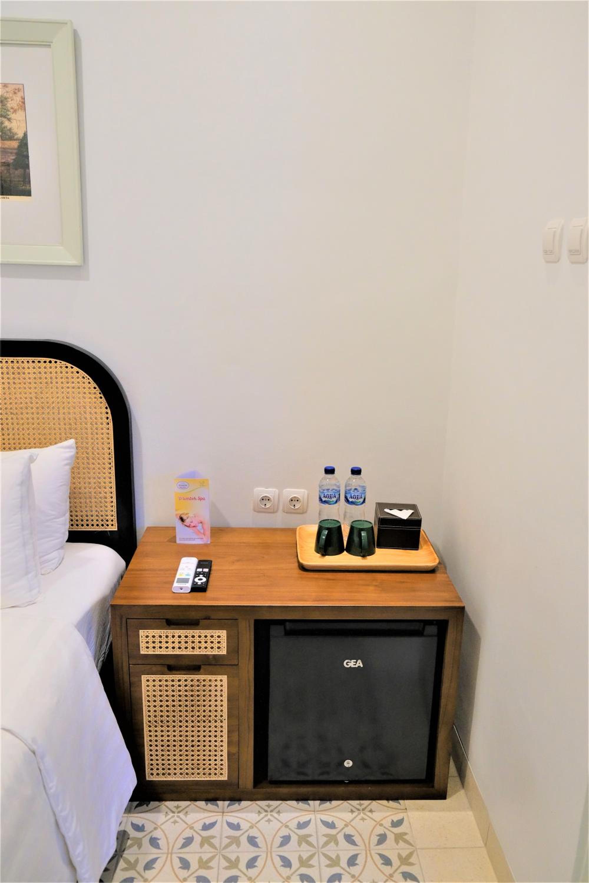 Deluxe Double Room (2 Adults + 1 Child) - Photo 3