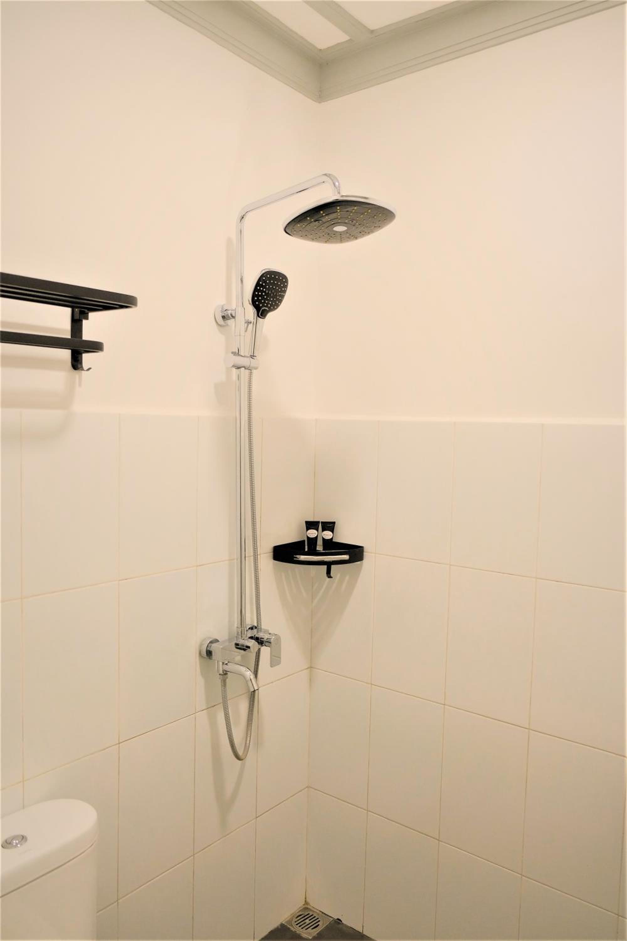 Deluxe Double Room (2 Adults + 1 Child) - Photo 14