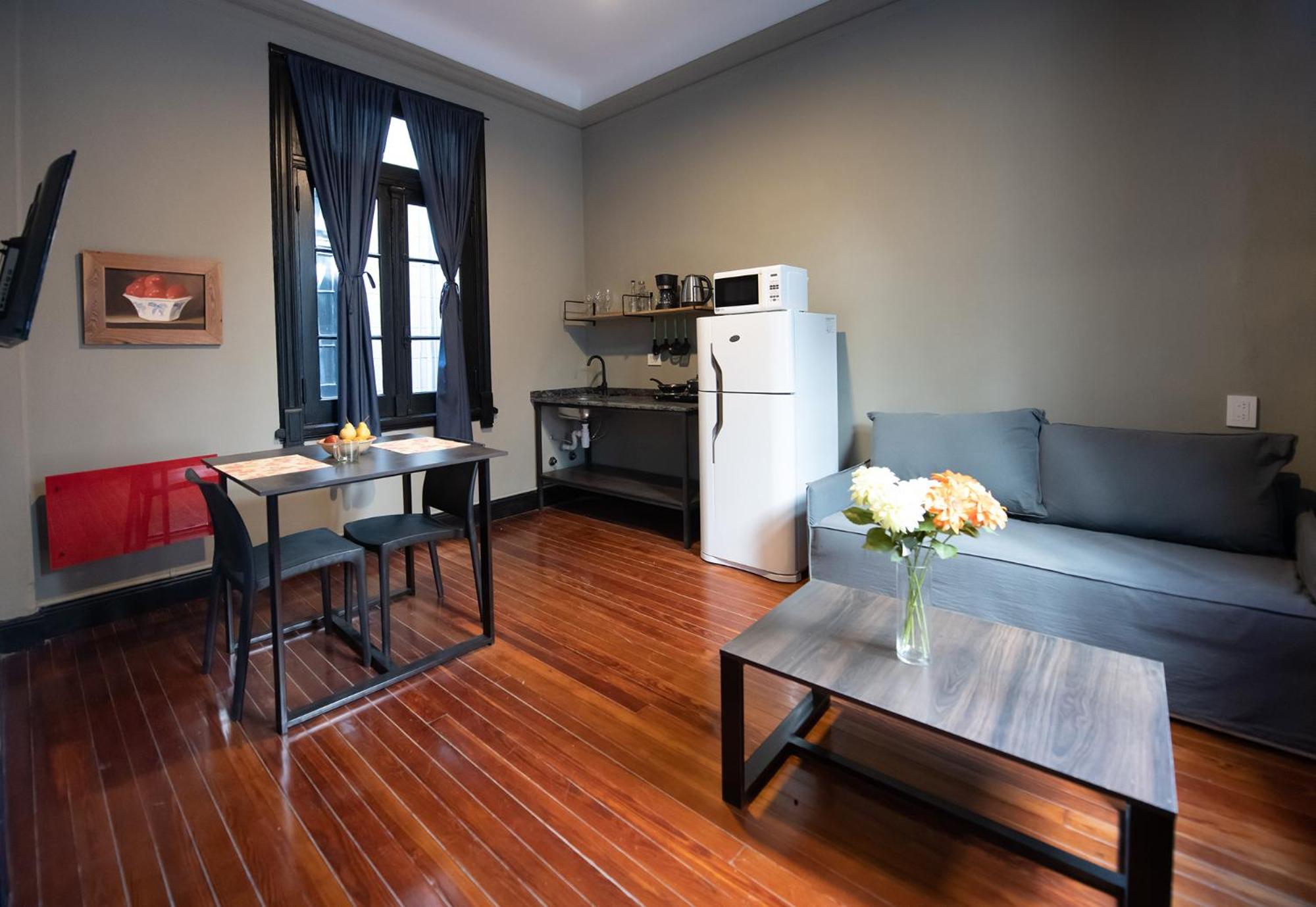 One-Bedroom Apartment