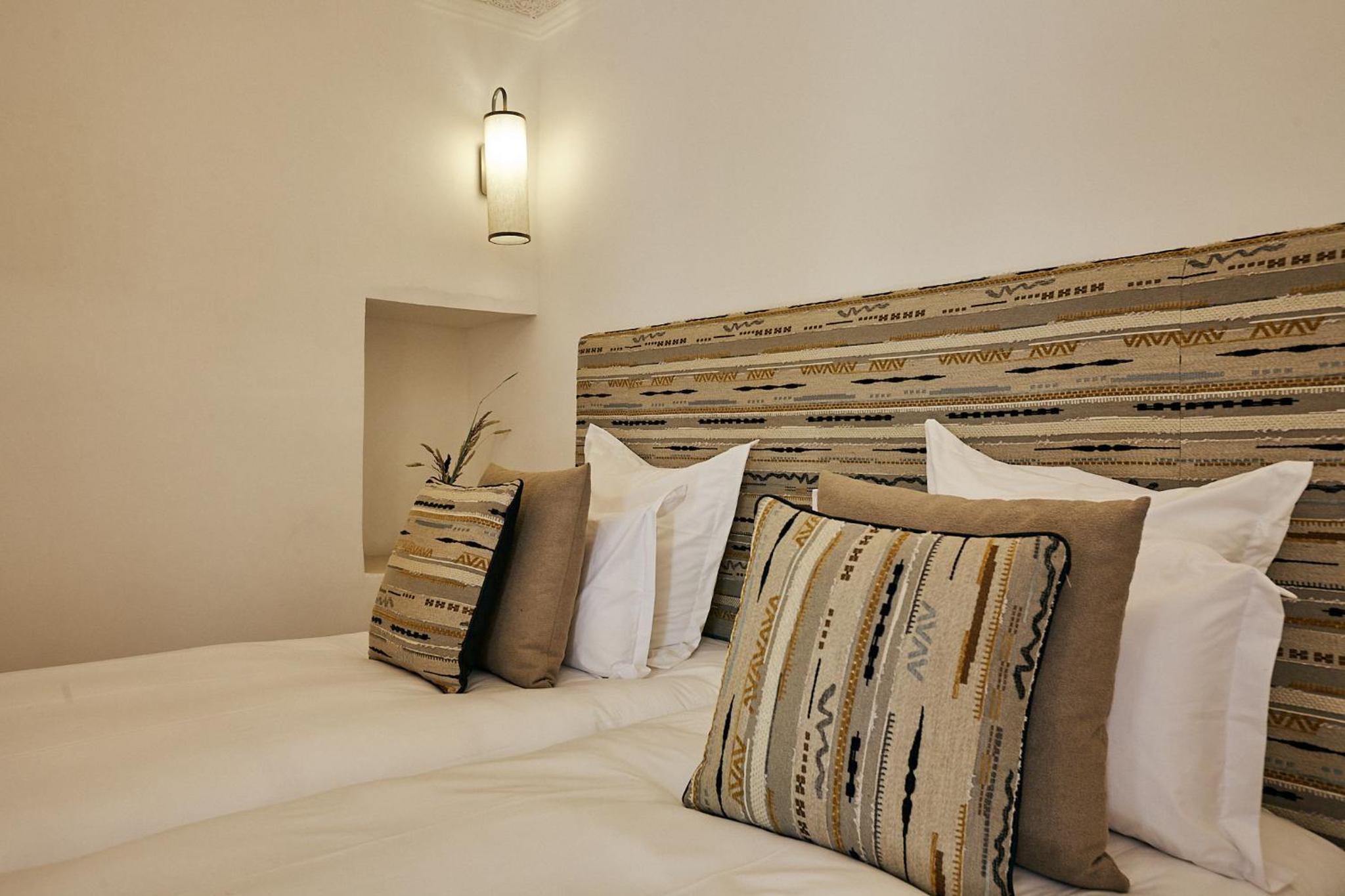 Deluxe Twin Room - Photo 2