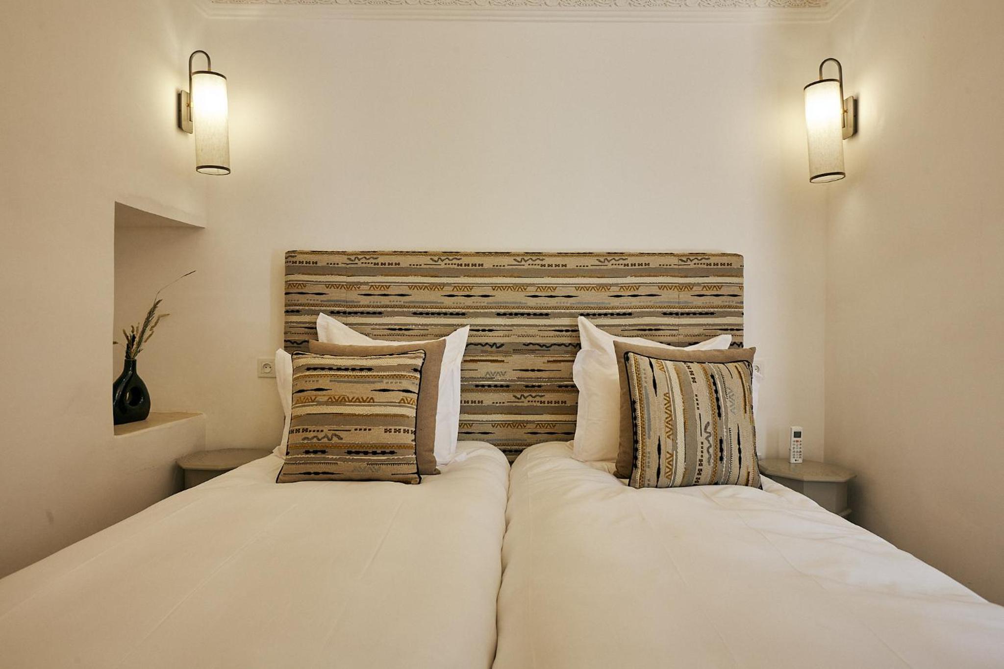 Deluxe Twin Room - Photo 1