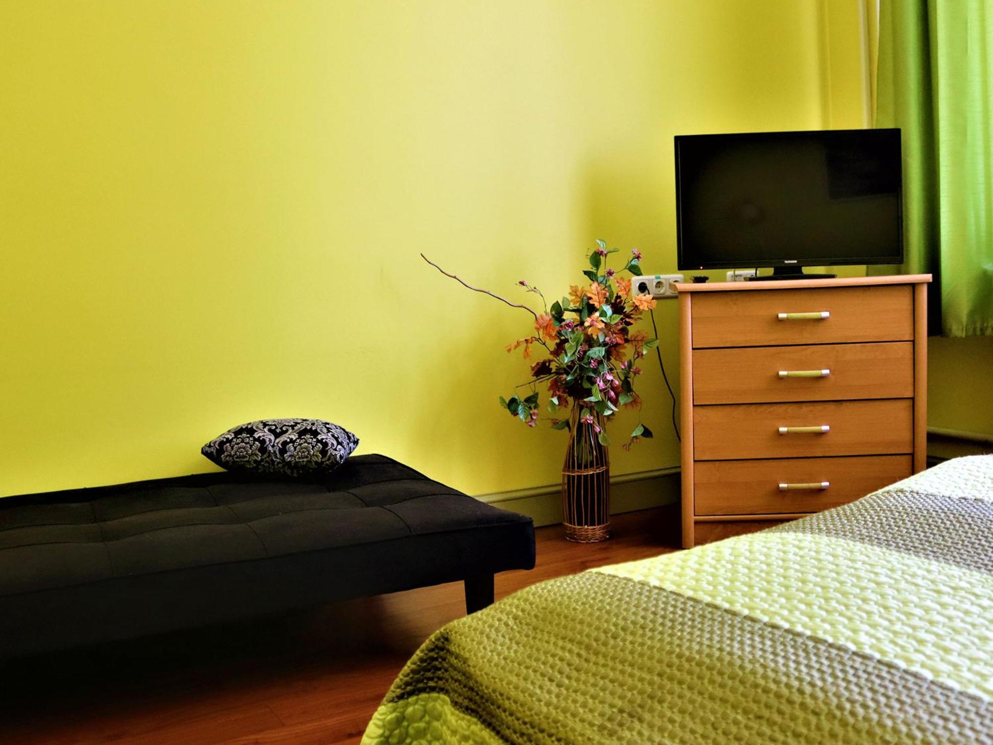 Double Room with extra bed with private bathroom - Photo 3
