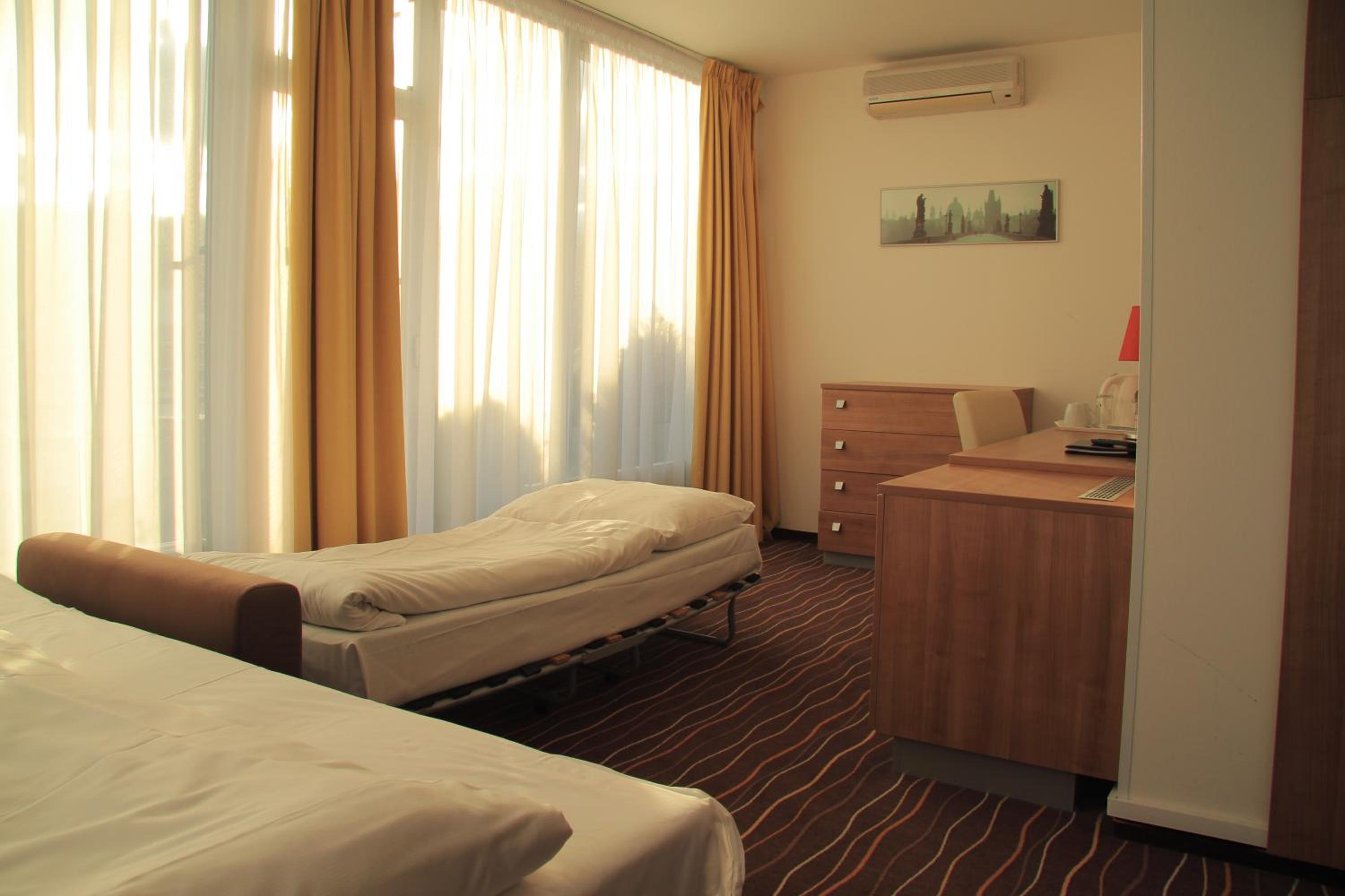 Twin Room with 2 Extra Beds