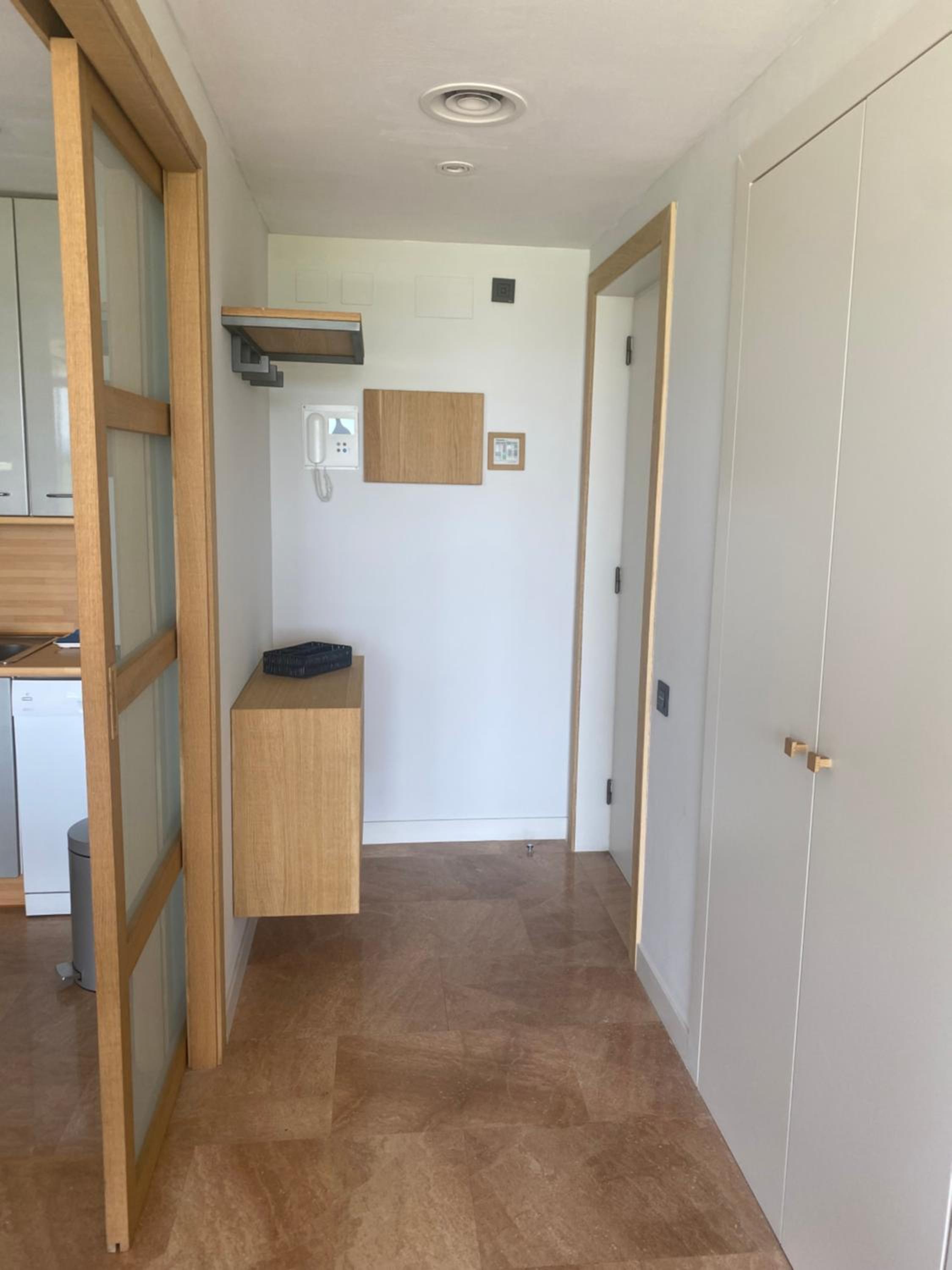 One-Bedroom Apartment photo 3