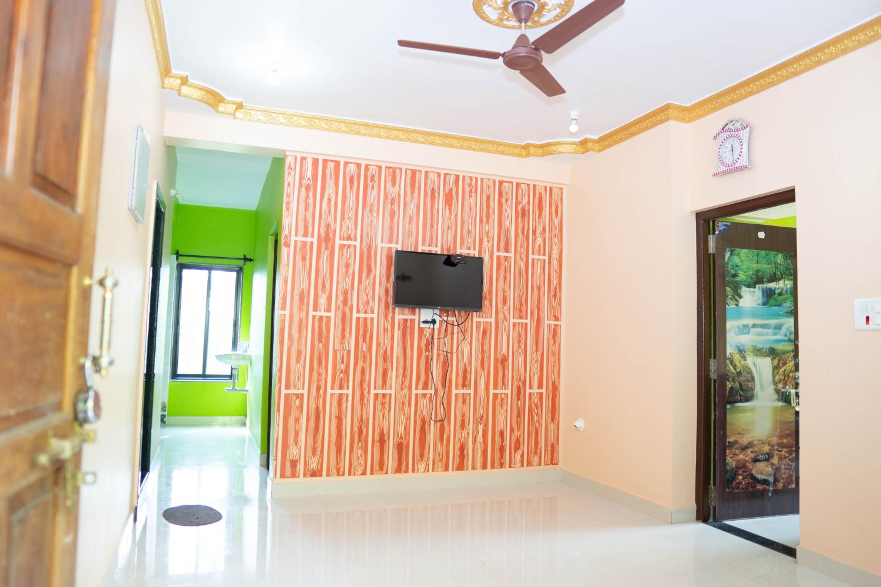 Family Room photo 1