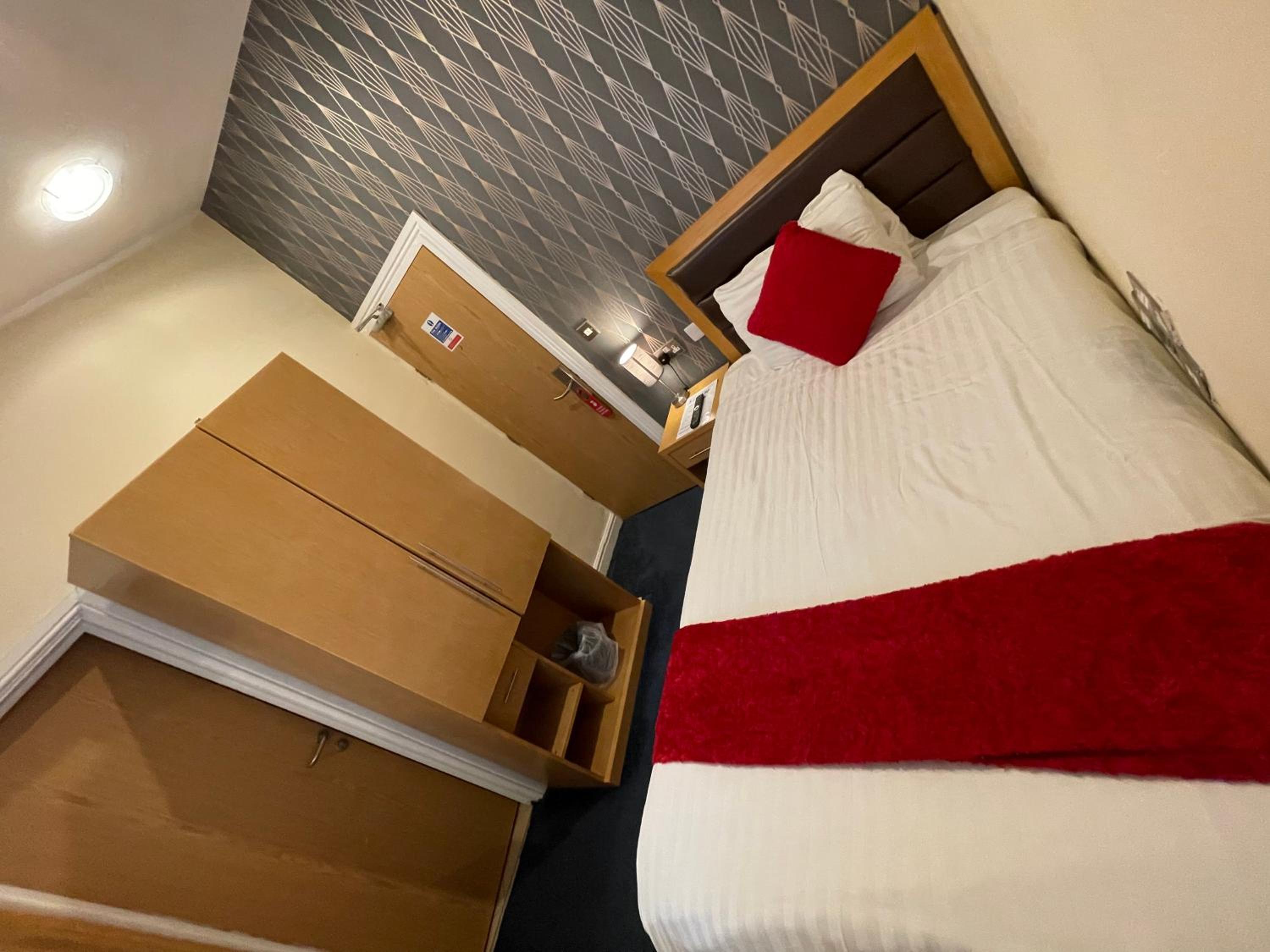 Single Room photo 3