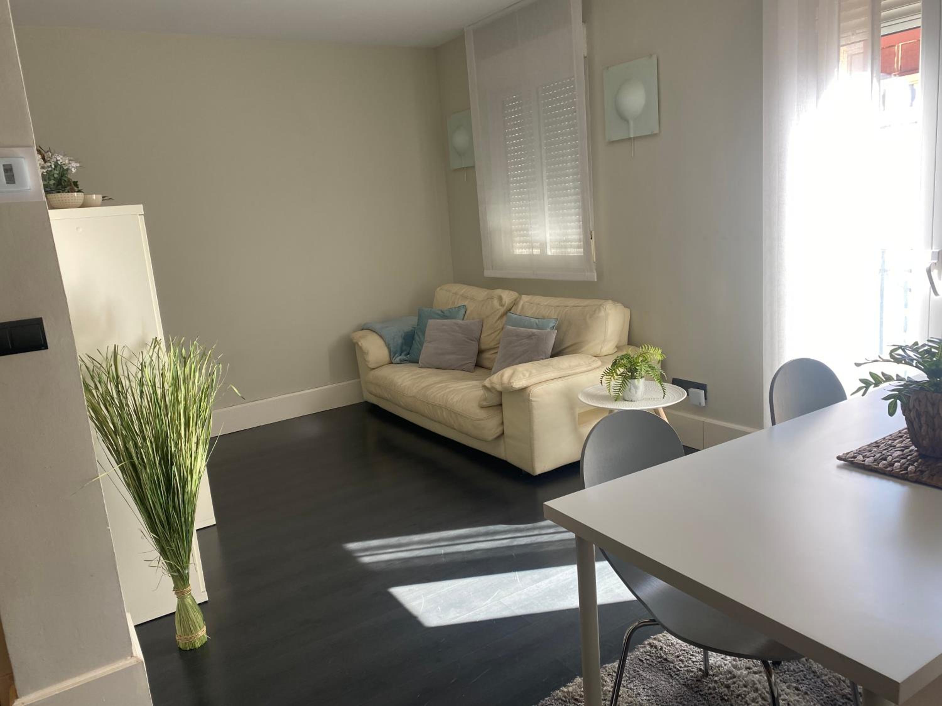 Apartment with Terrace - Photo 22