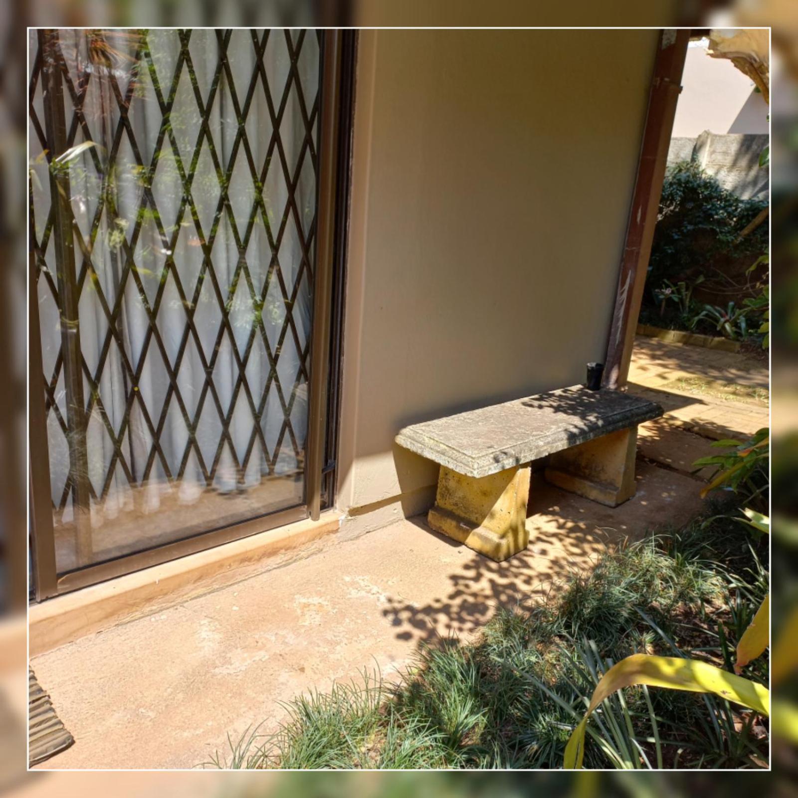 Double Room with Private Bathroom - Photo 8