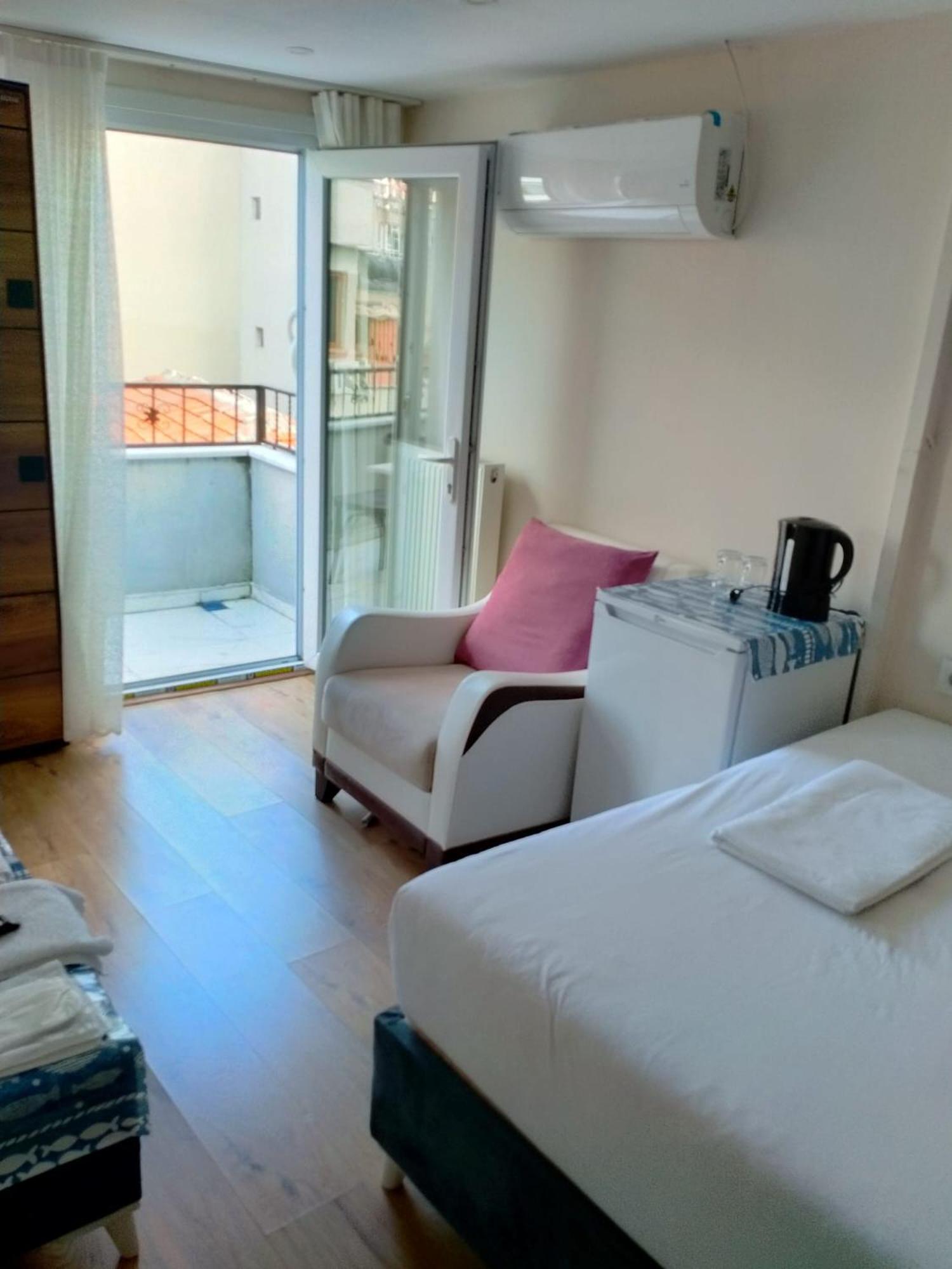 King Room with Balcony photo 1