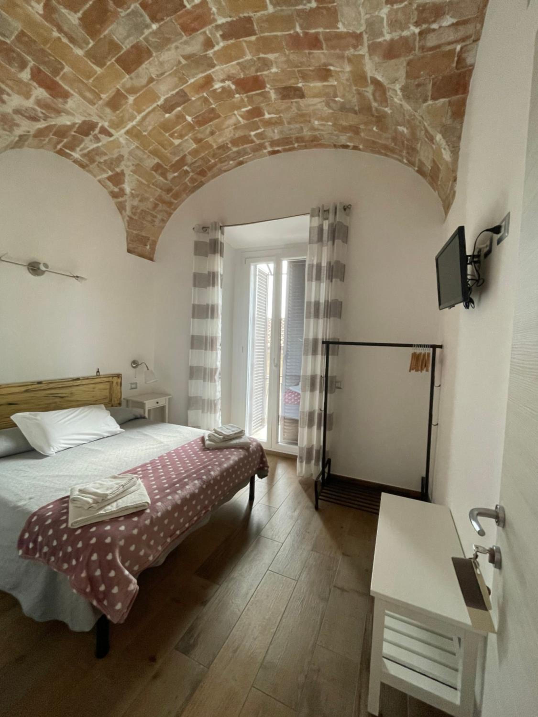 Small Double Room photo 1