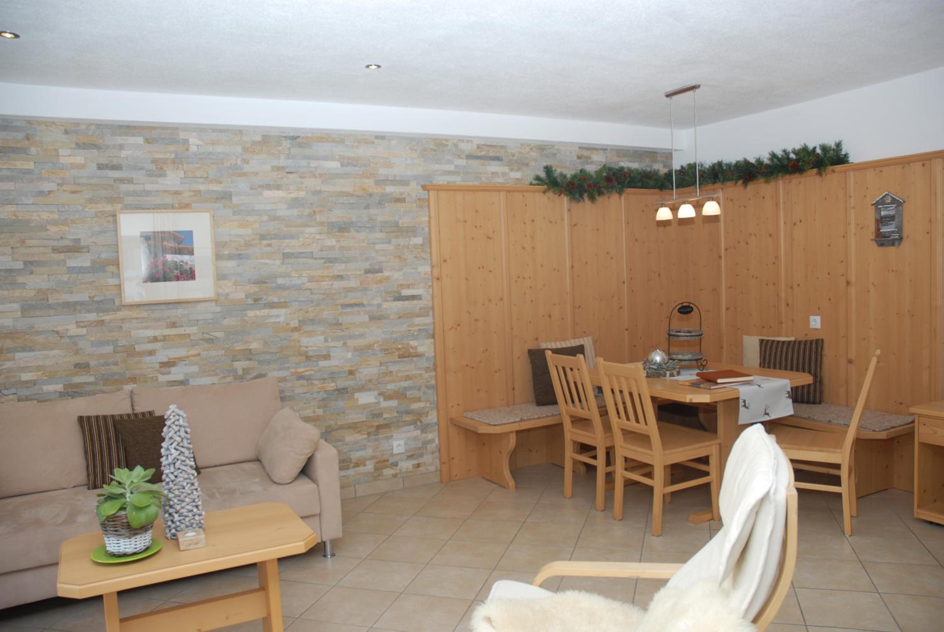 One-Bedroom Apartment with Sofa Bed photo 3