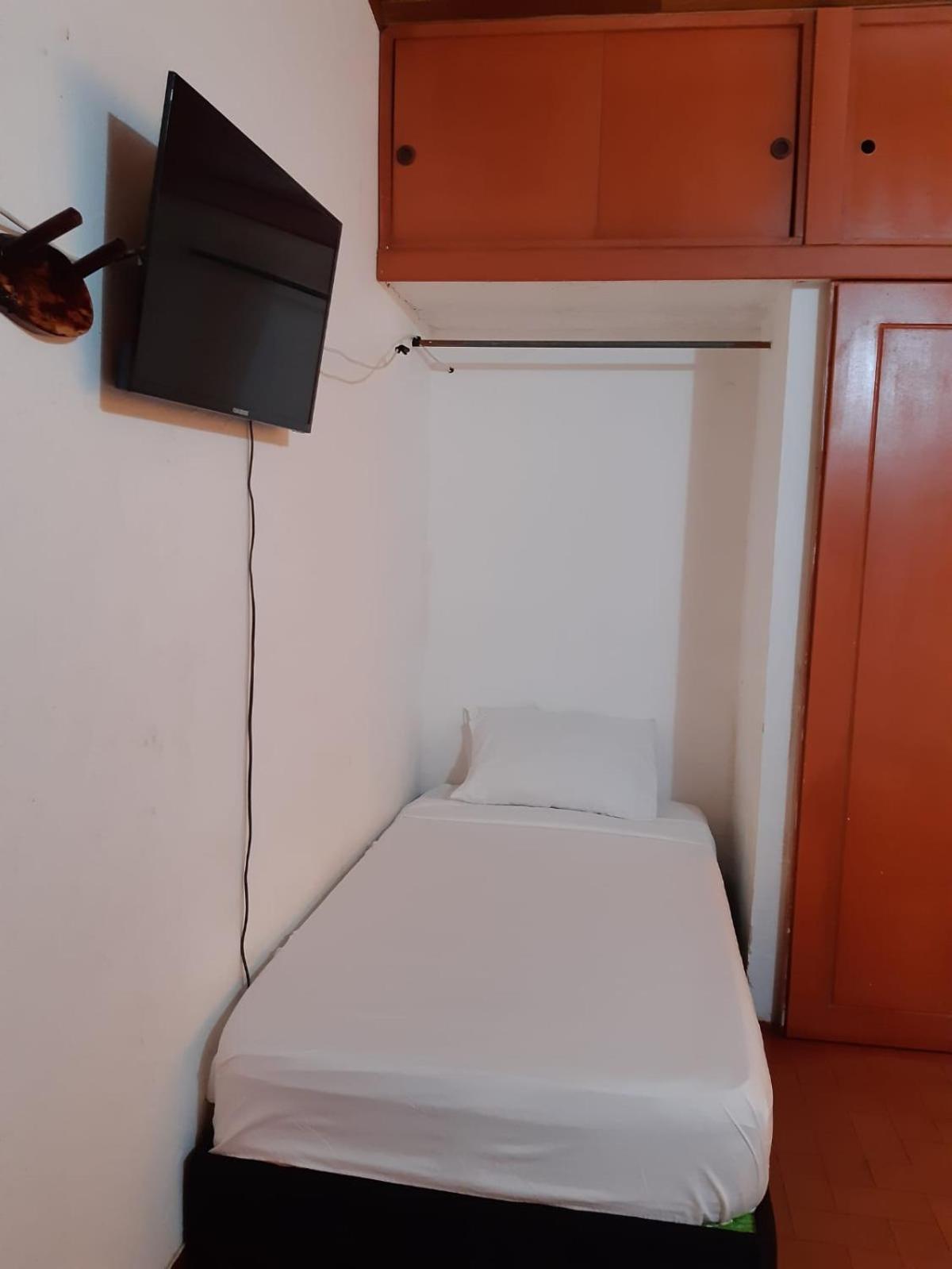 Double or Twin Room with Private Bathroom photo 3