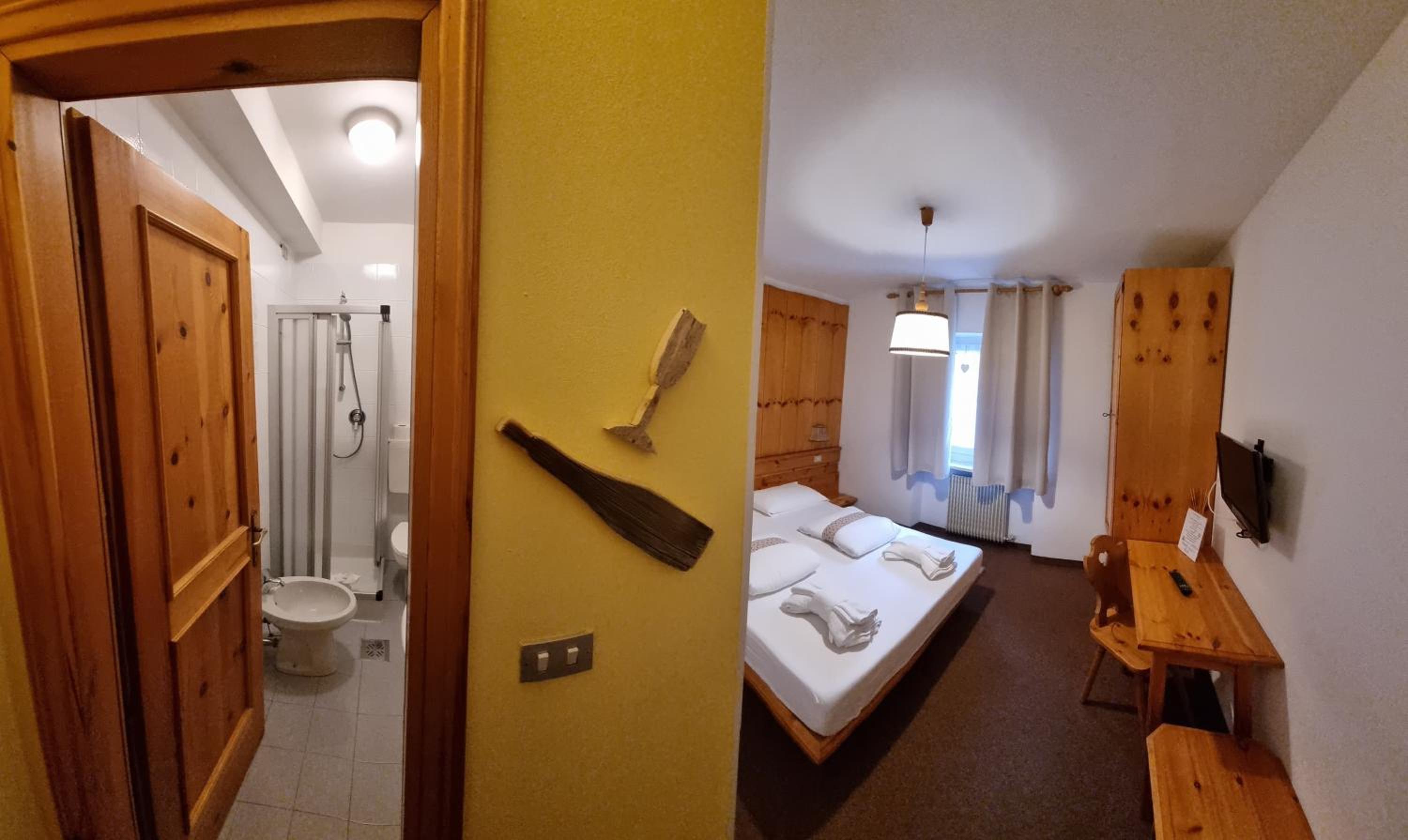 Budget Double Room photo 2