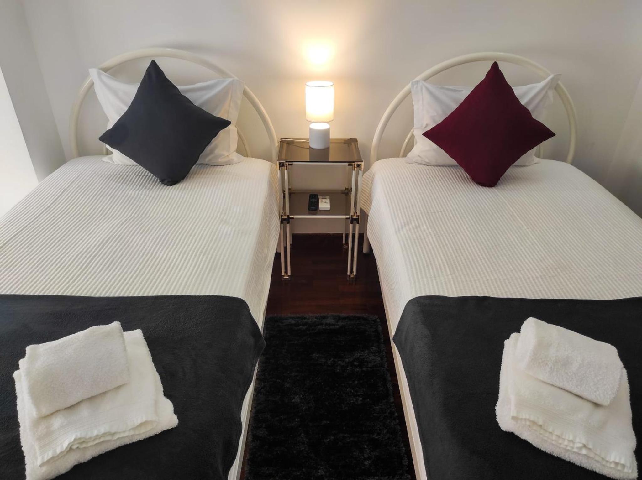 Twin Room with Private Bathroom - Photo 1
