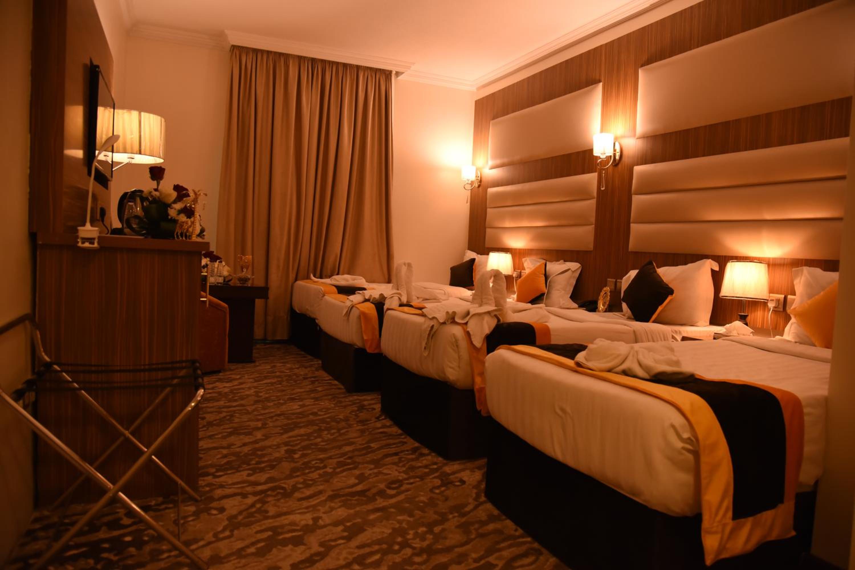Quadruple Room with Private Bathroom photo 1