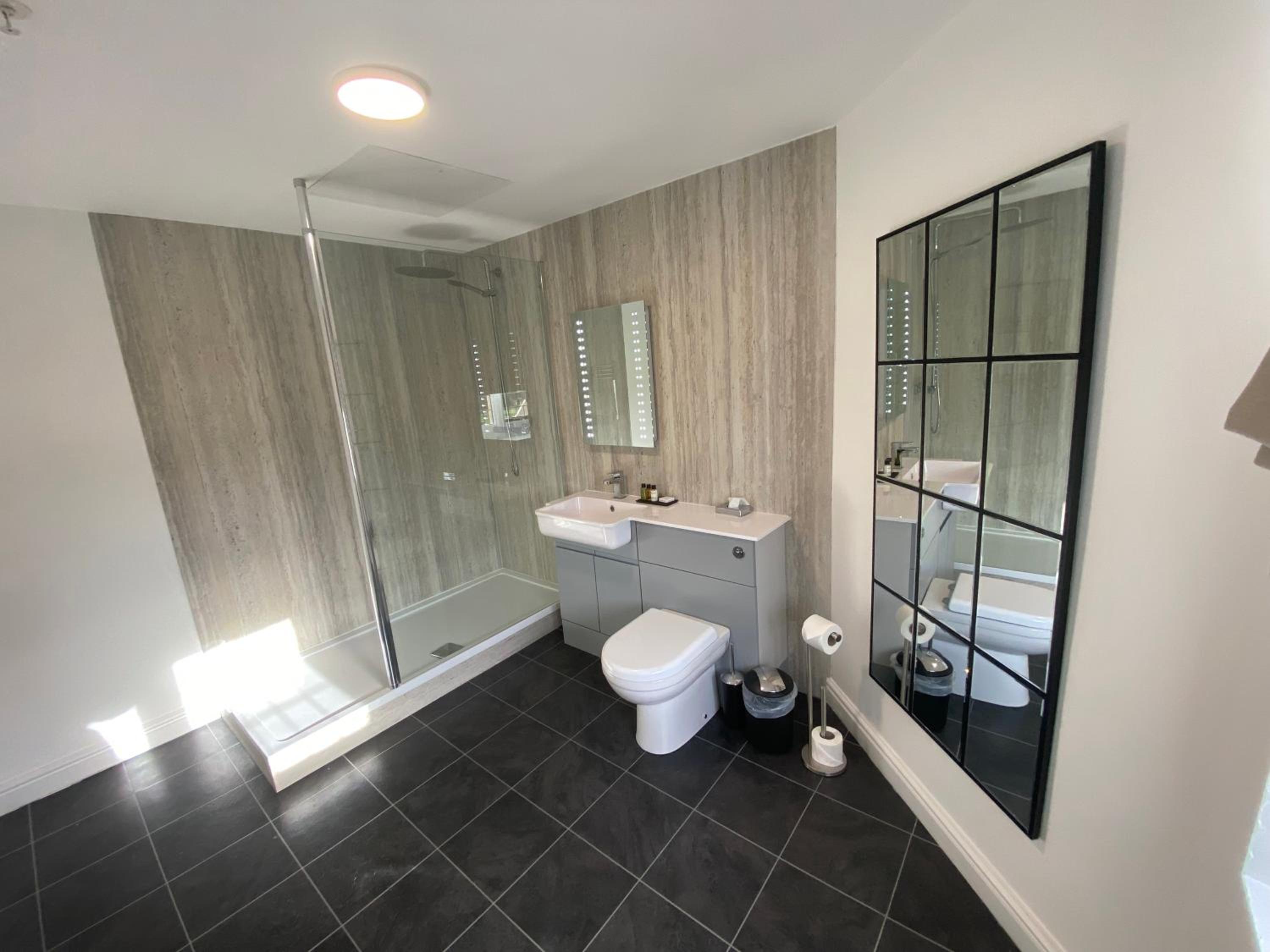 Deluxe King Room photo 2